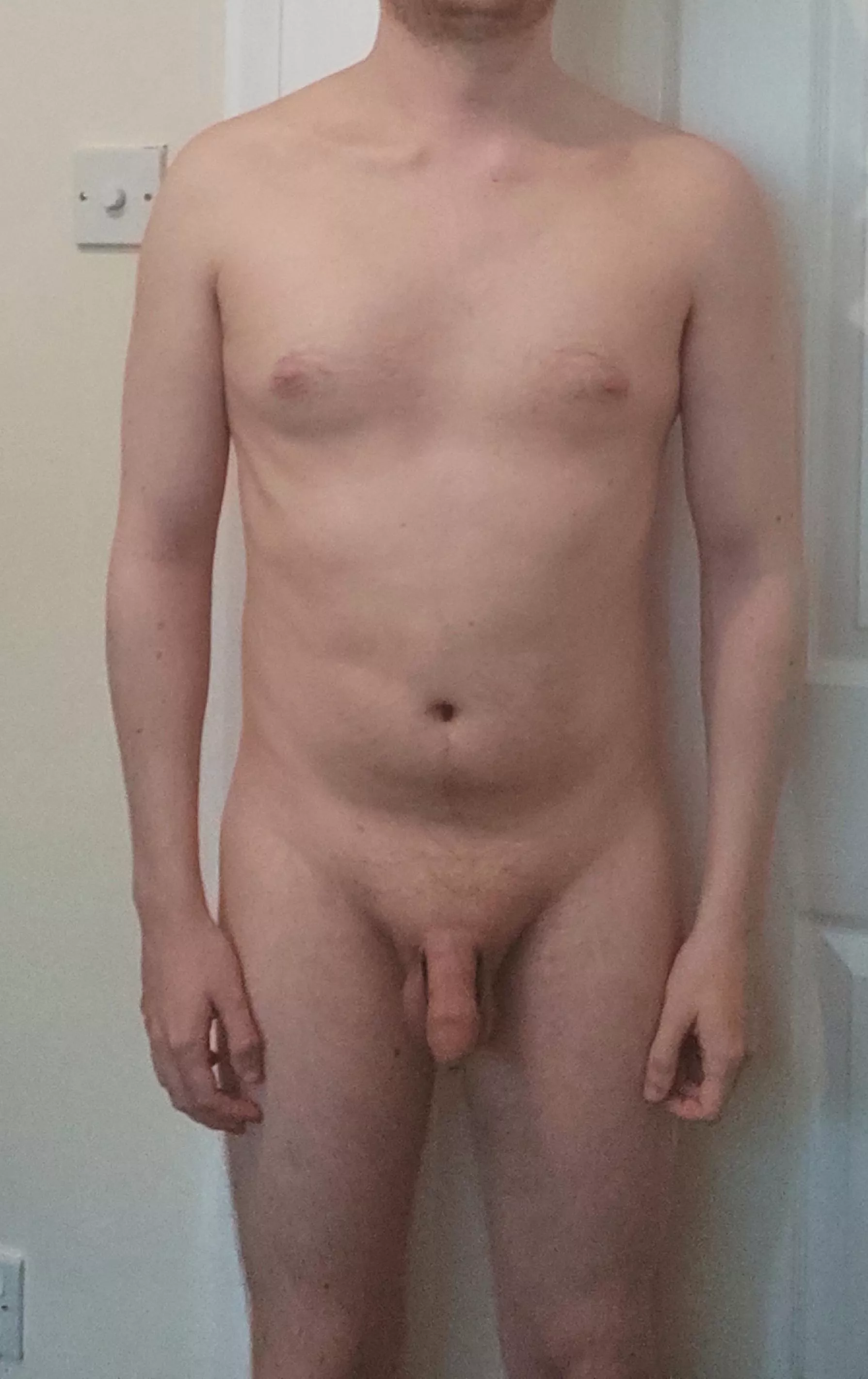 M28, 130lbs, 5'7. Struggling to find any good features about my body