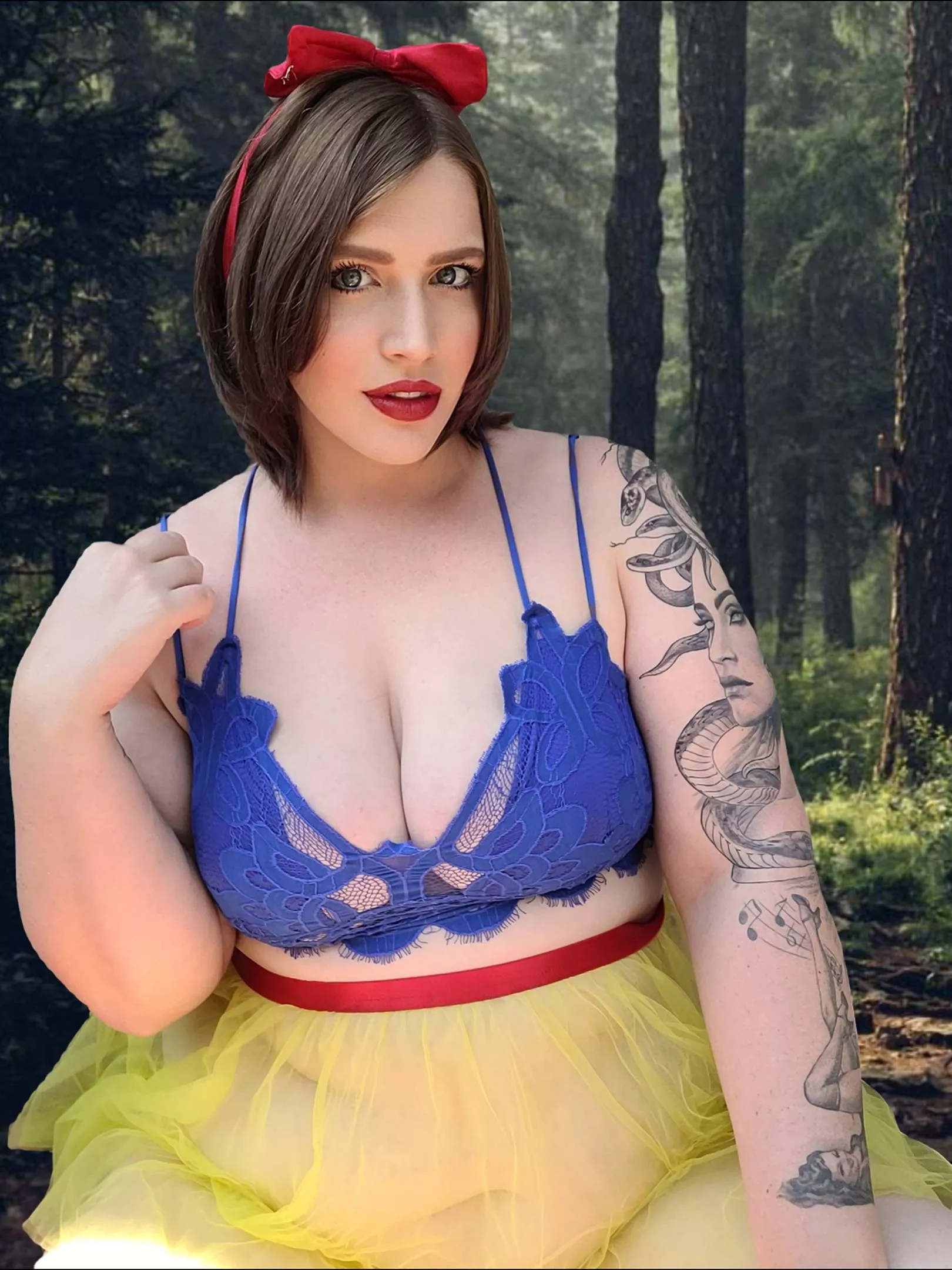 What if Snow White was a bbw mom?