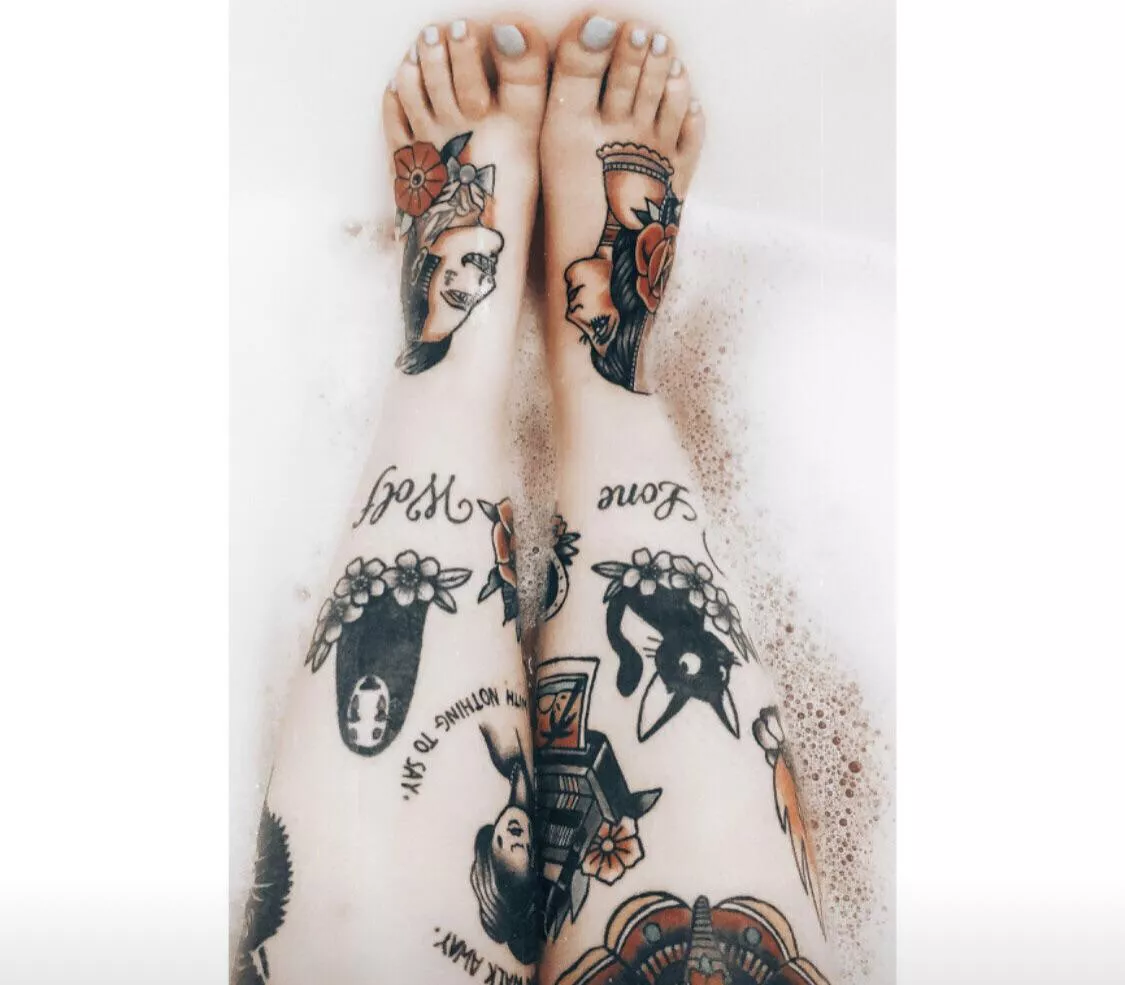 Anyone a fan of tattoos and feet? 🥺