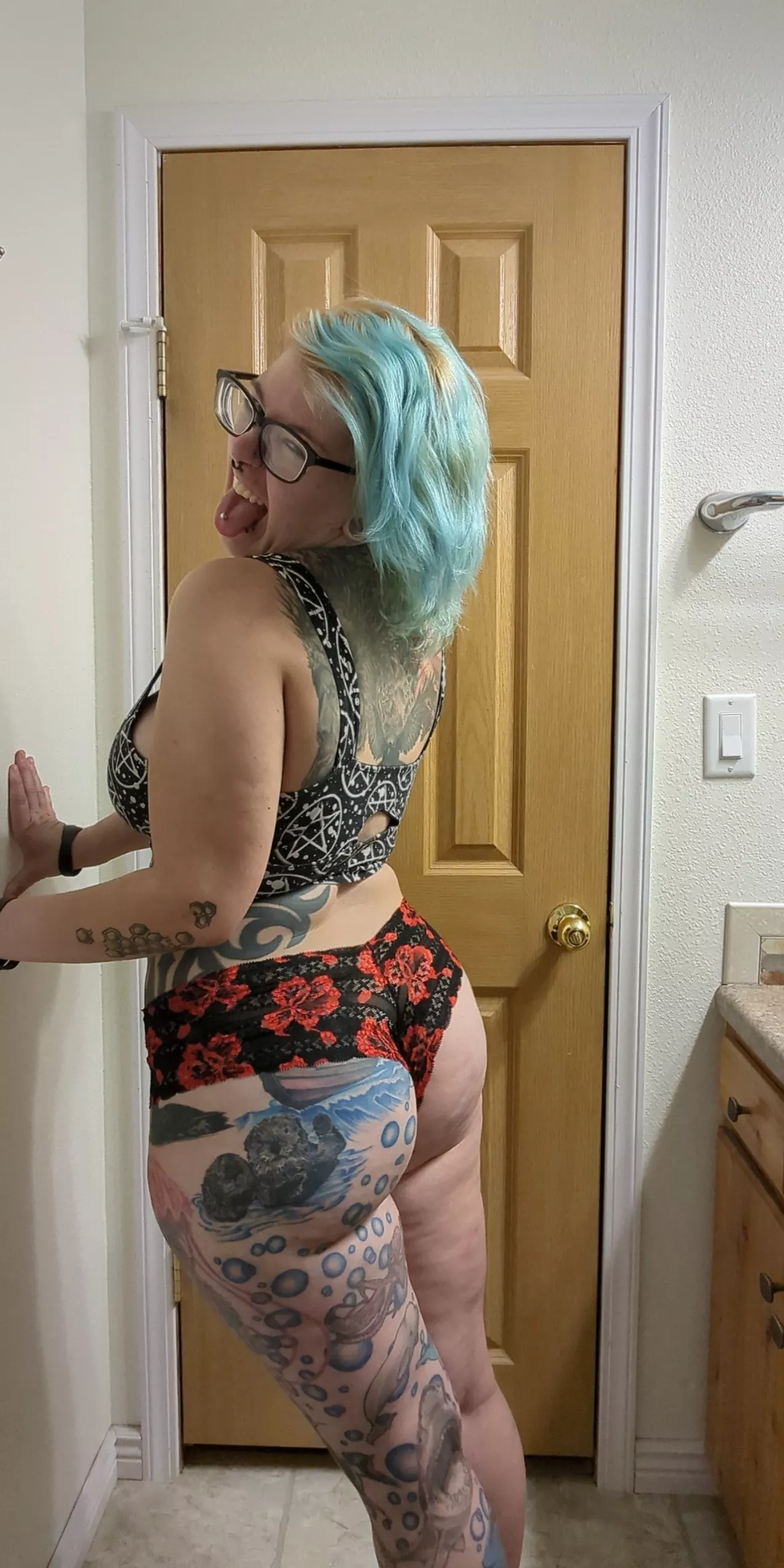 Blue haired beauty with a booty