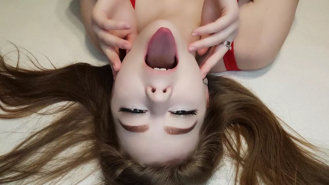 Honey, I'm lying in my favorite position. ðŸ˜I want to feel your touch.ðŸ’¥ your cock.ðŸŒ do you like my position?ðŸ”¥My OF link below