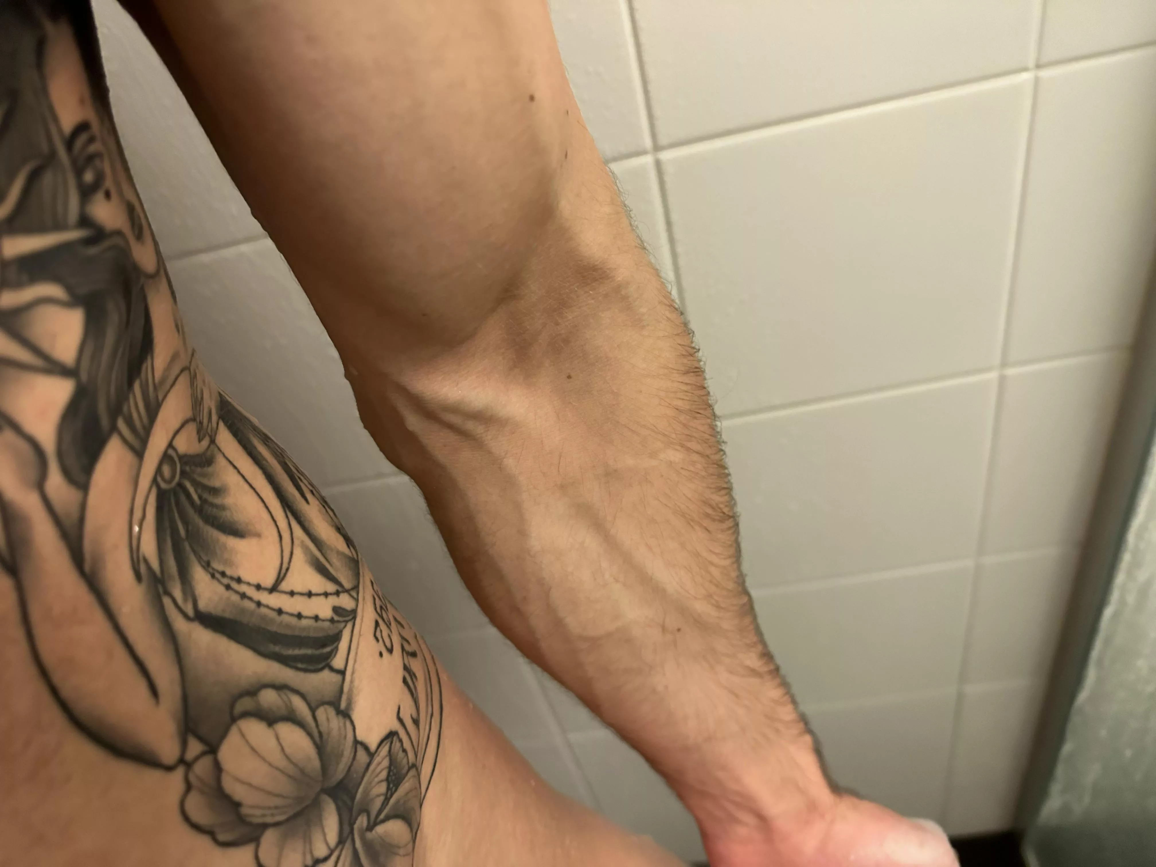 Shower forearm