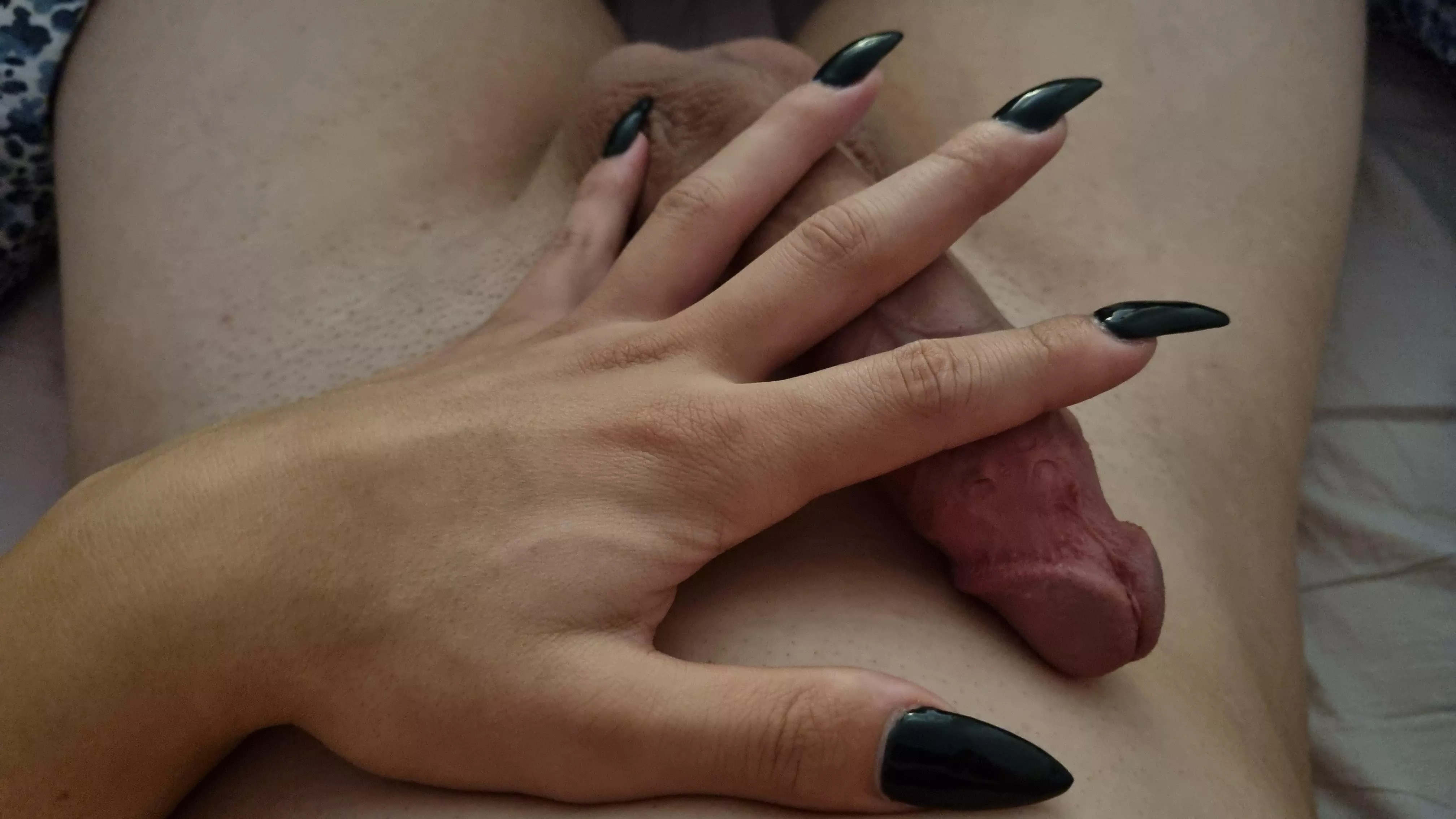 [T] who likes my new nails?