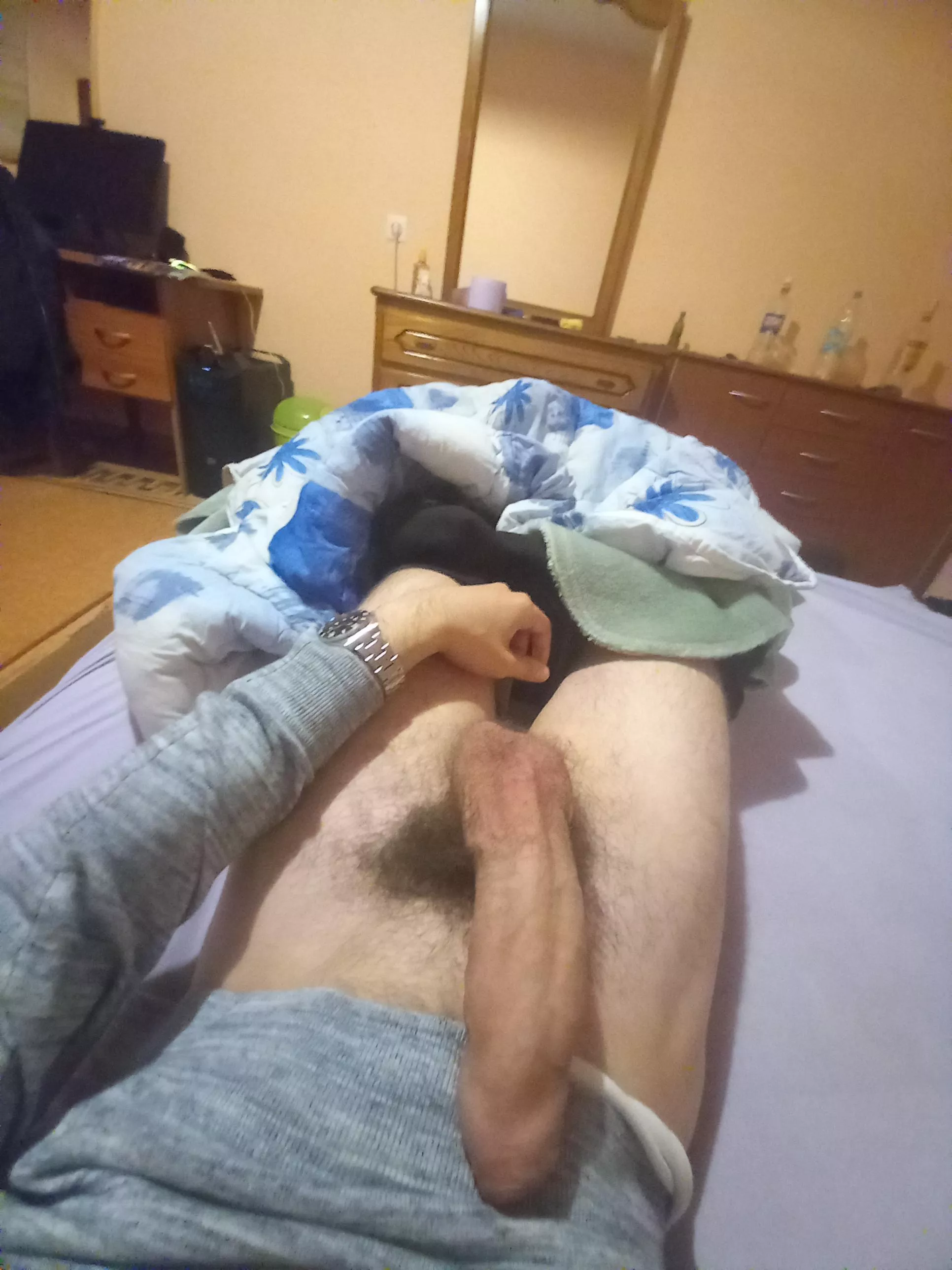 anyone to suck young hung stud from Croatia?