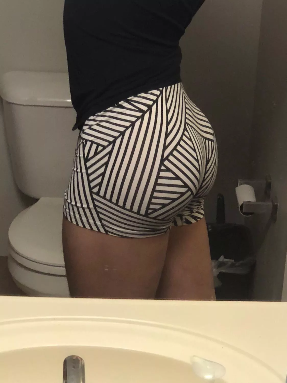 How do you like my fat ass 🍑