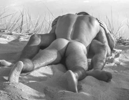 â€œLove in the sandâ€ â€¦