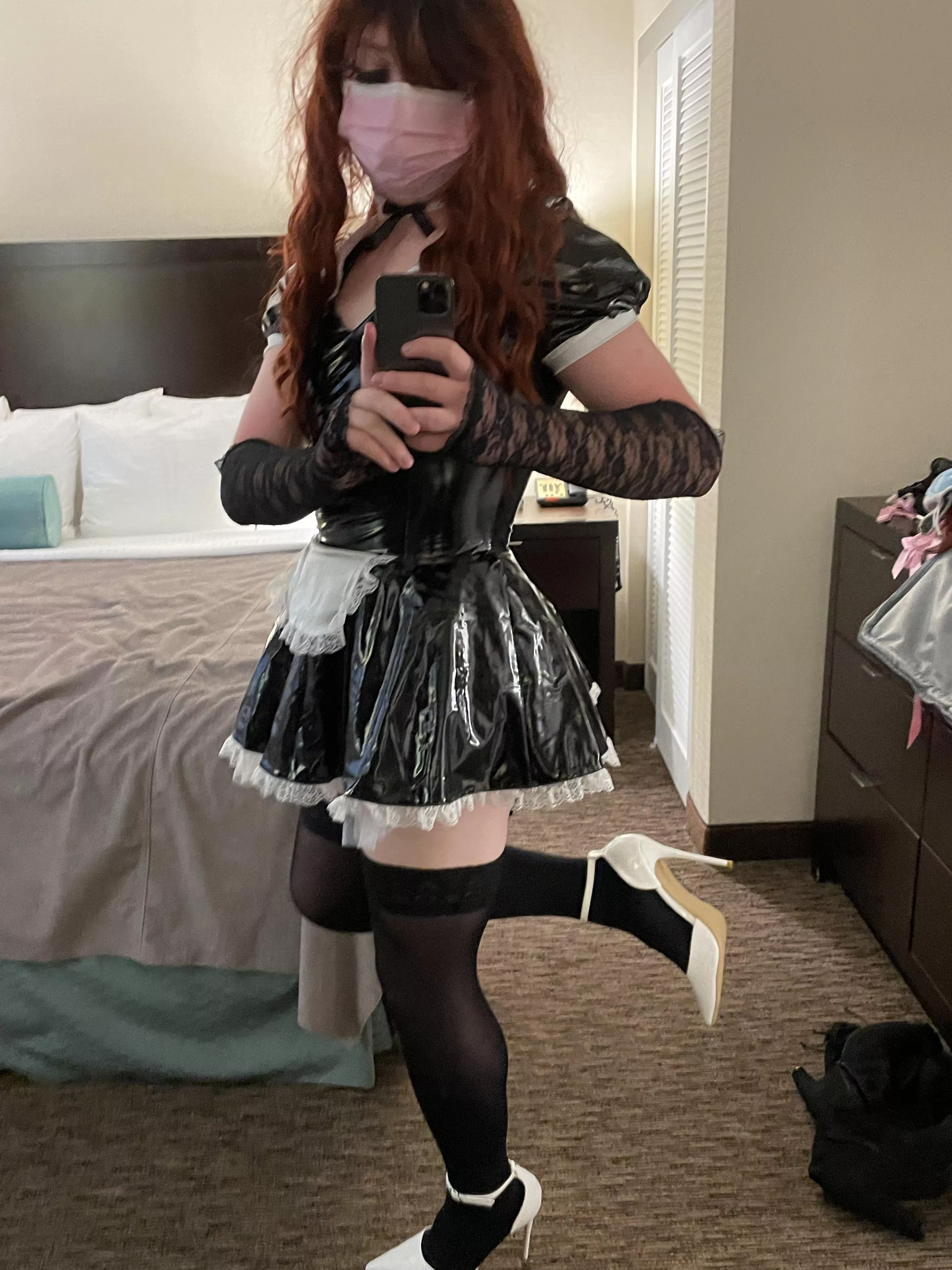 Raise your hand 🙋🏼‍♀️ if you want a sissy maid 🥰