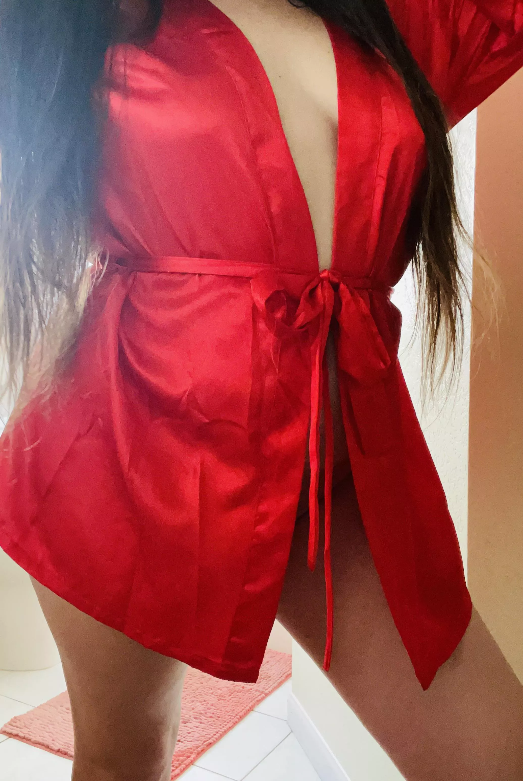 Red robes are hot. [F]