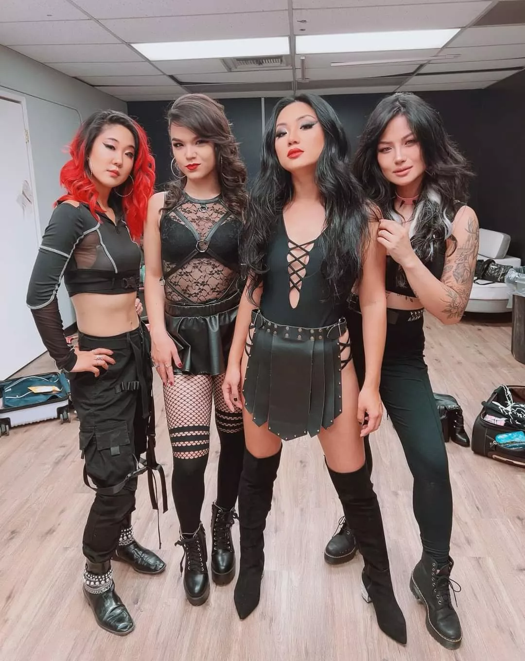 [4]Asian Metal Chicks