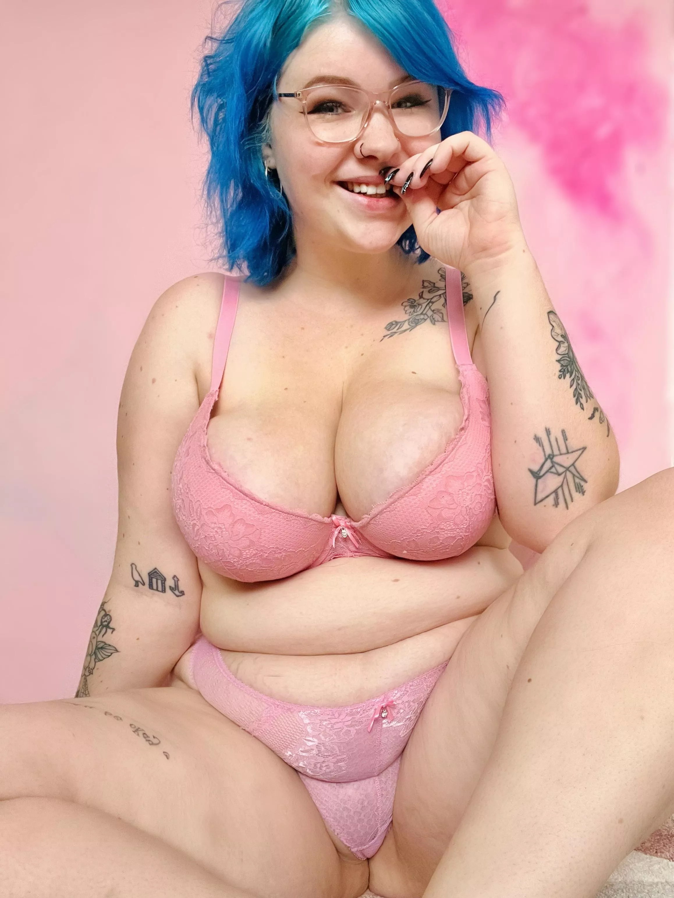 I felt CUTE in this pink lingerie