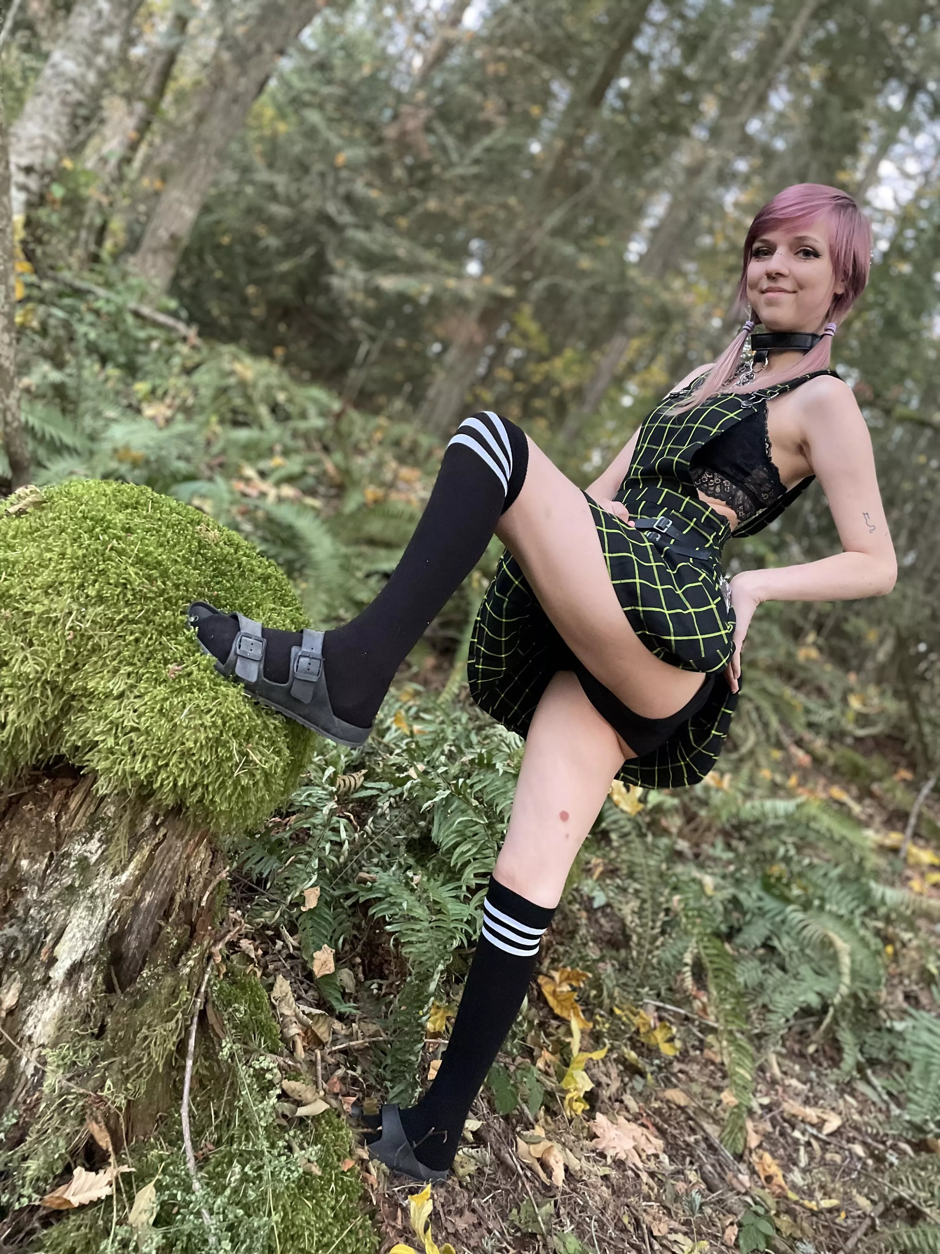 Wanna fuck in the Forest?