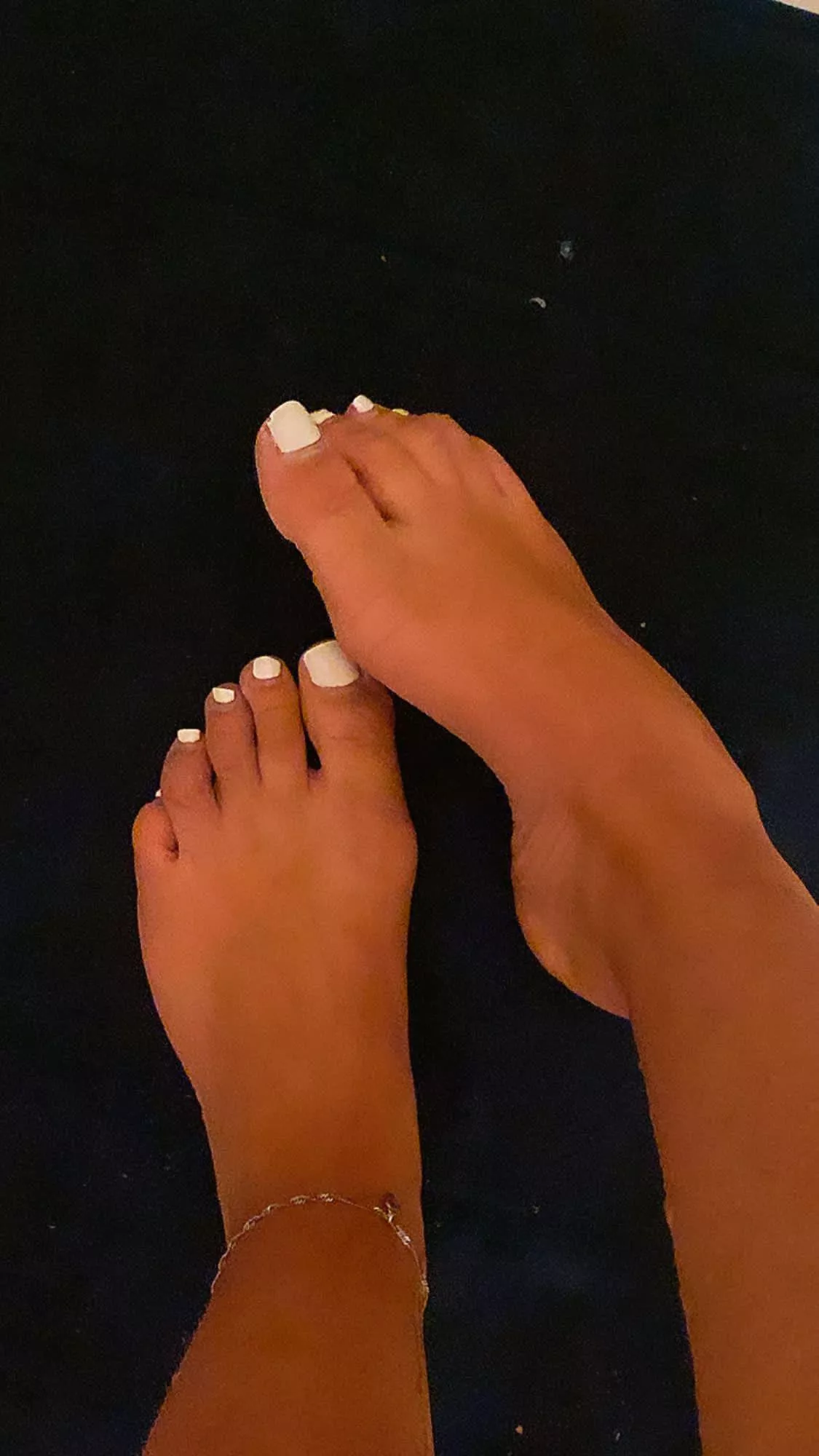 White toes🤍