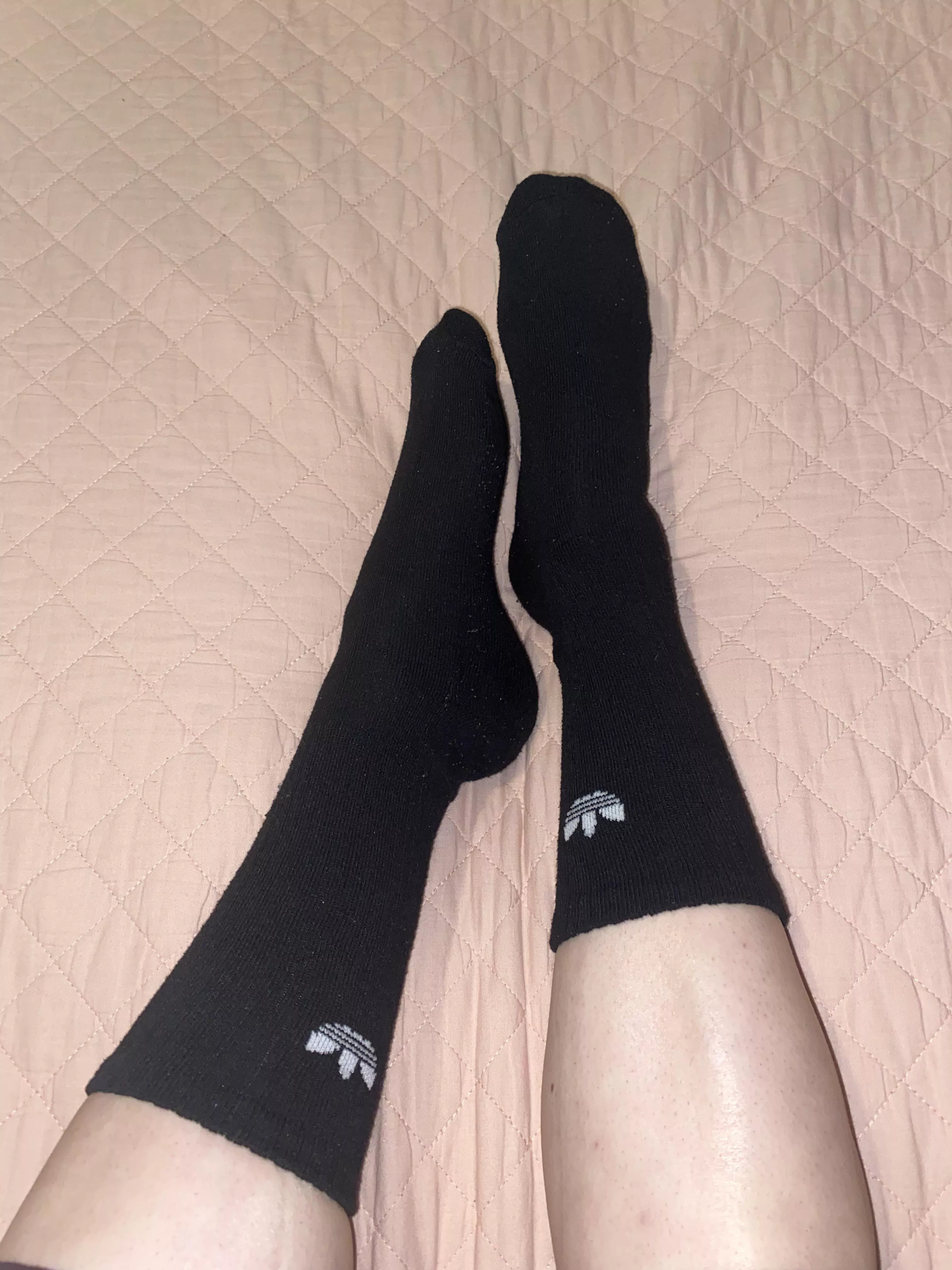 Do you prefer long socks or shirt socks?💋💦