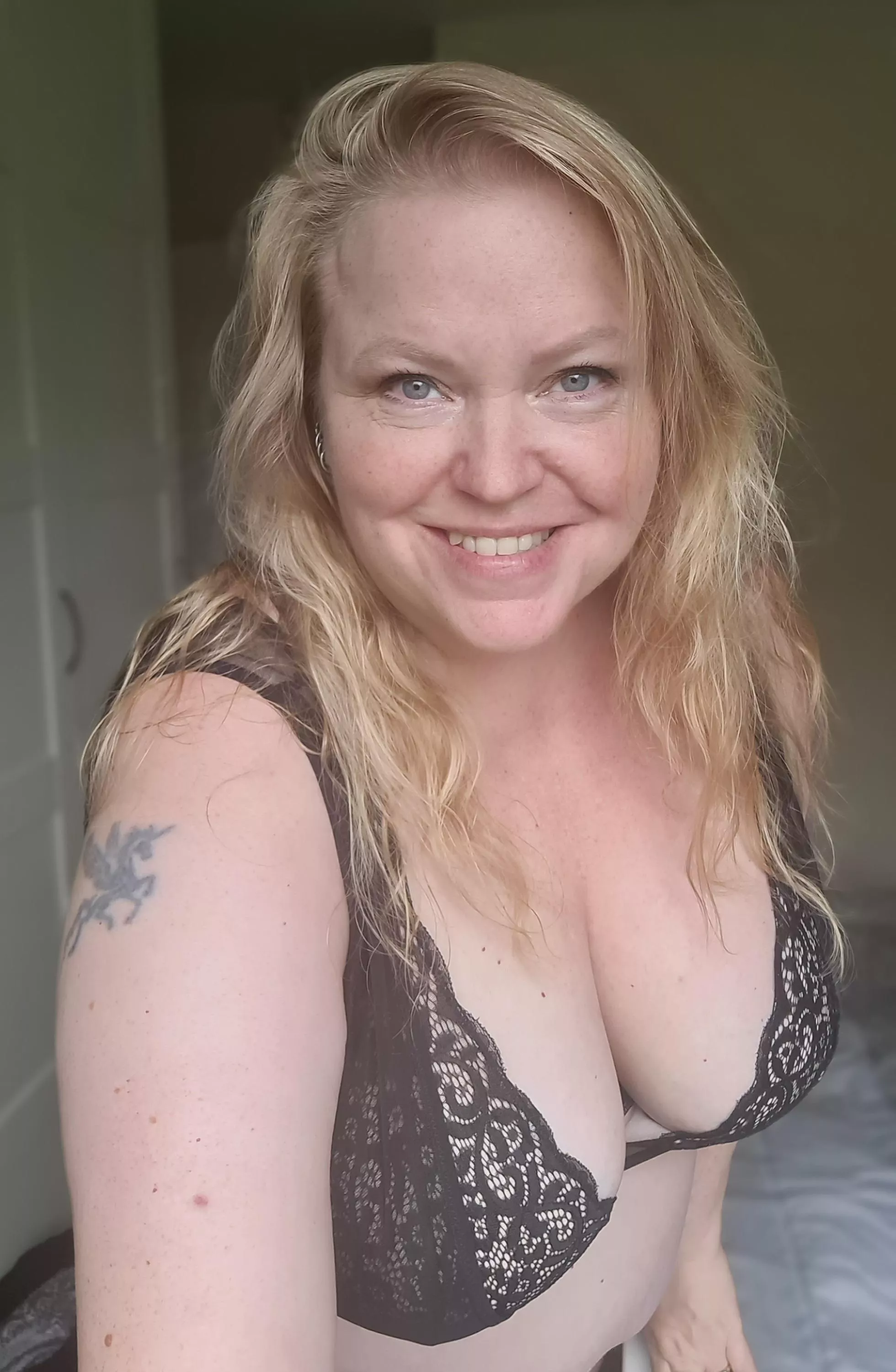 Hello from your mature bbw.