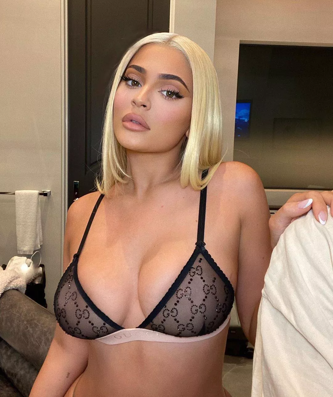 Iâ€˜d love to worship goddess Kylie Jenner