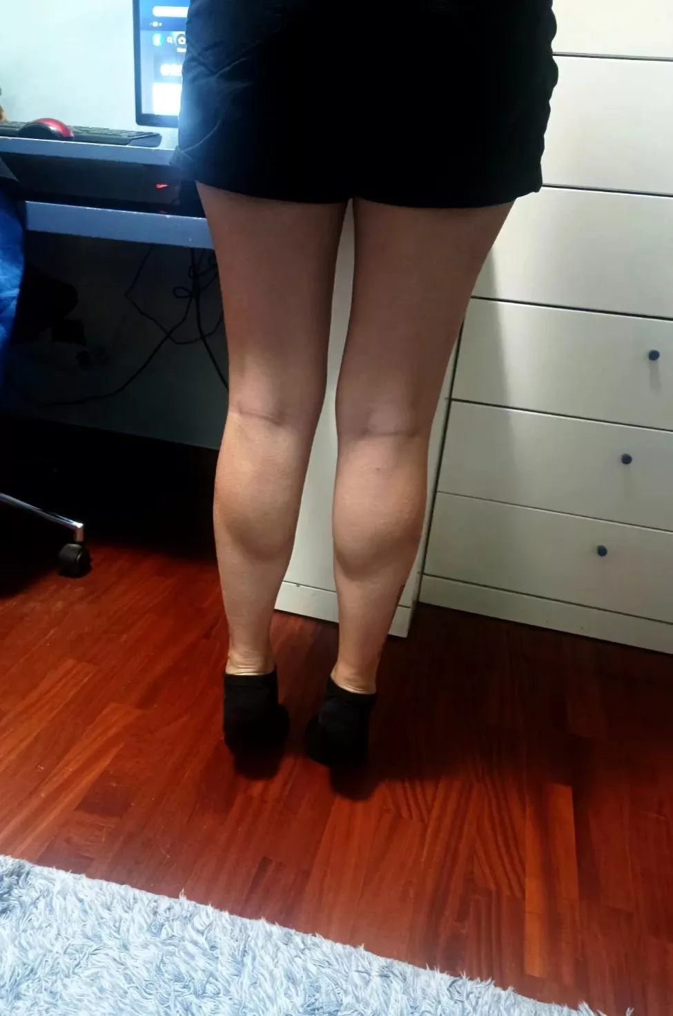 My gf's calves