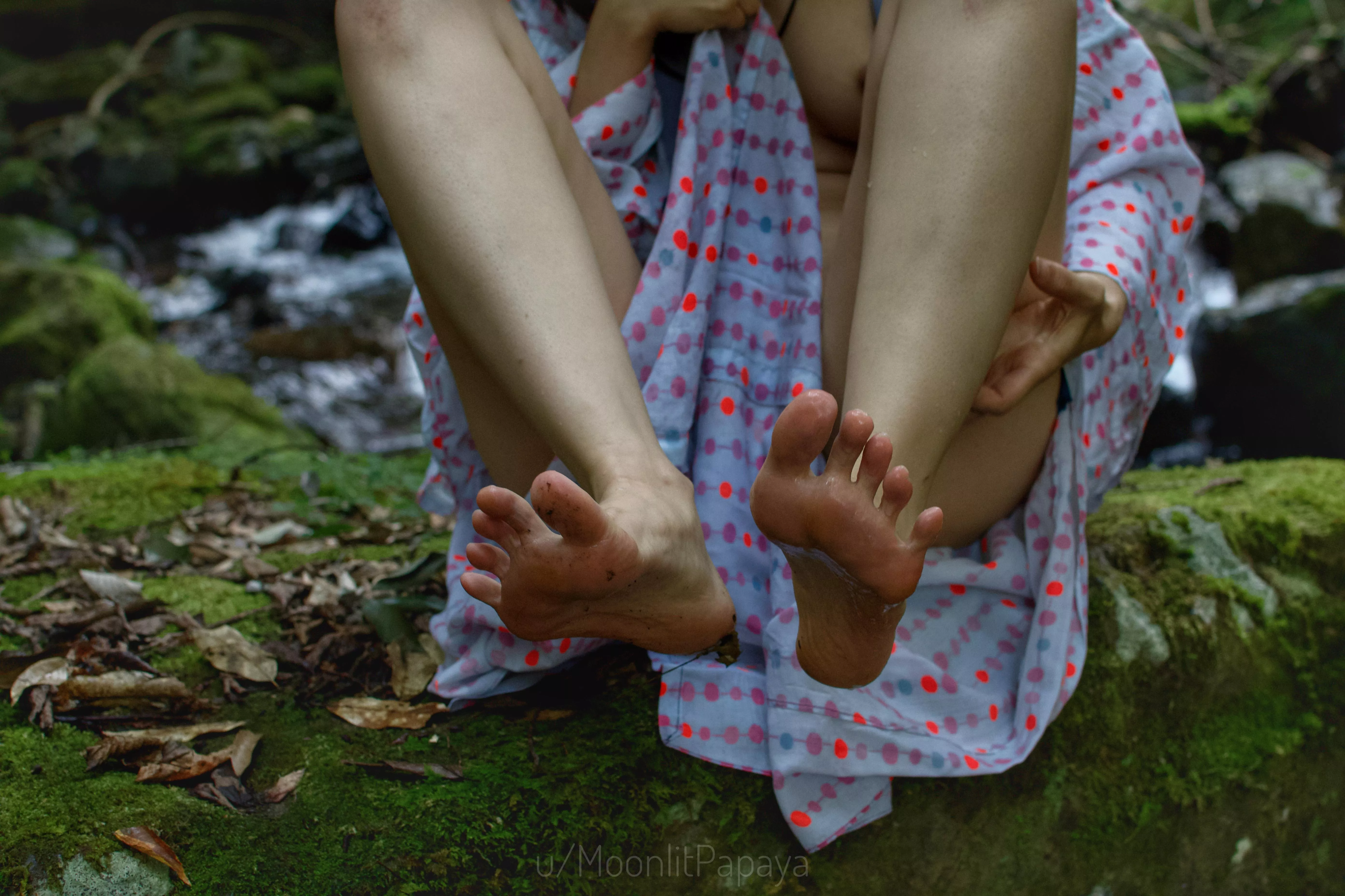 Dirty wet forest 🌳 feet 👣