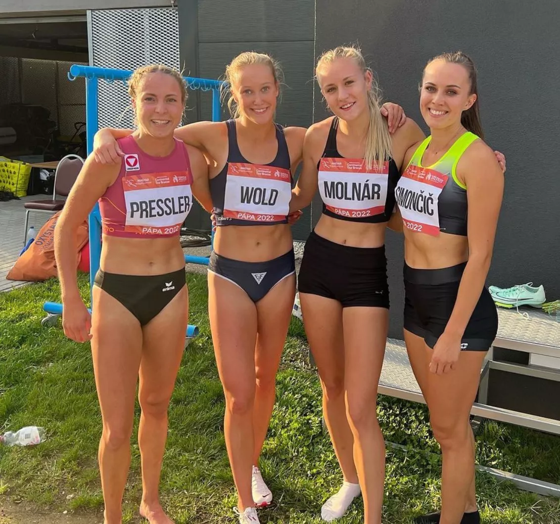 Hurdlers Lena Pressler ðŸ‡¦ðŸ‡¹, Nora Wold ðŸ‡³ðŸ‡´, Janka MolnaÌr ðŸ‡­ðŸ‡º and Aneja SimonÄiÄ ðŸ‡¸ðŸ‡®