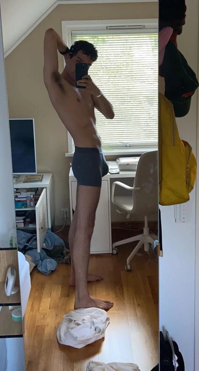 I’m 192 (6’4) which gives me long legs ;)