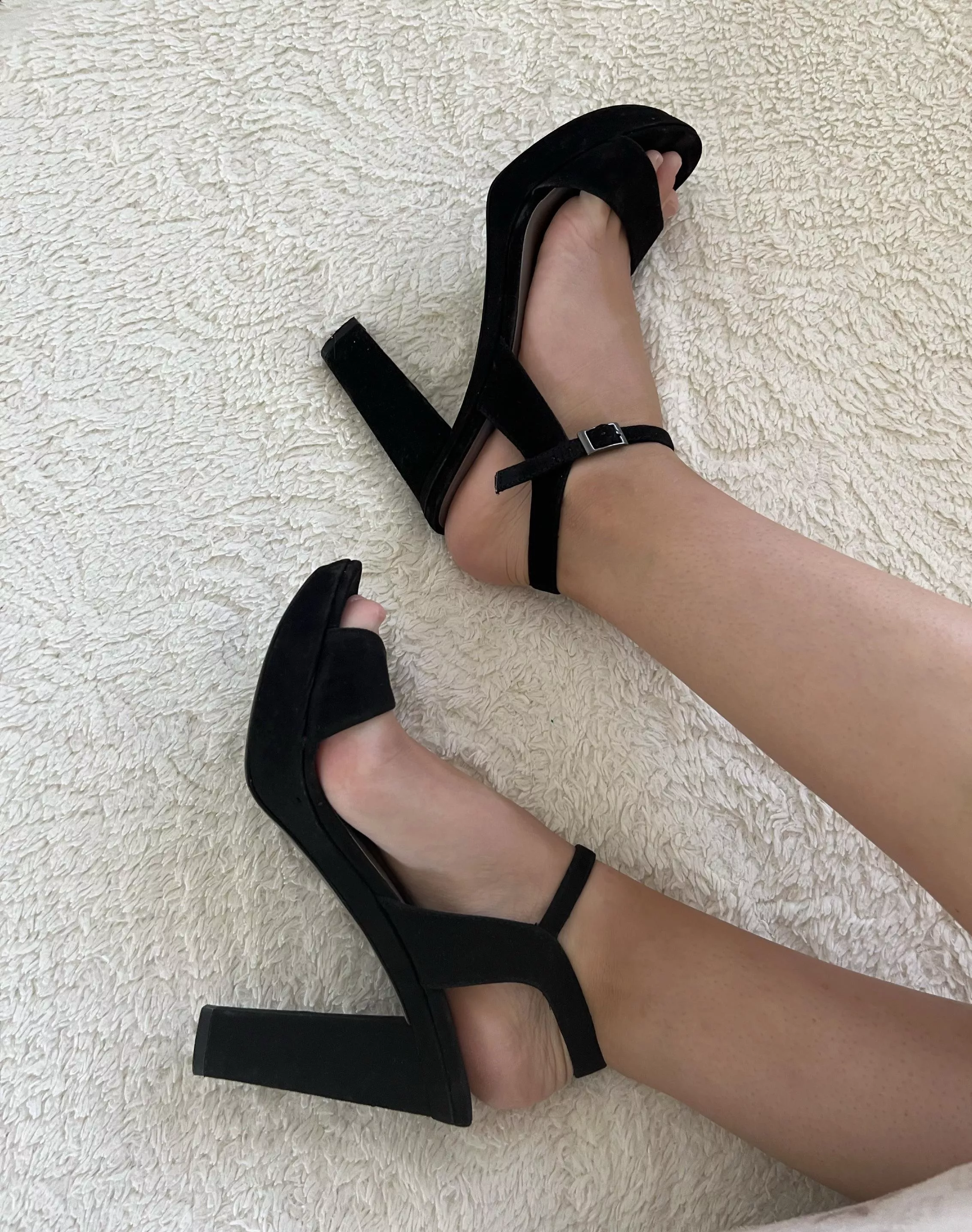 Little black heels x