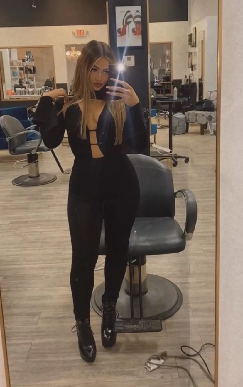 Sexy hair dresser