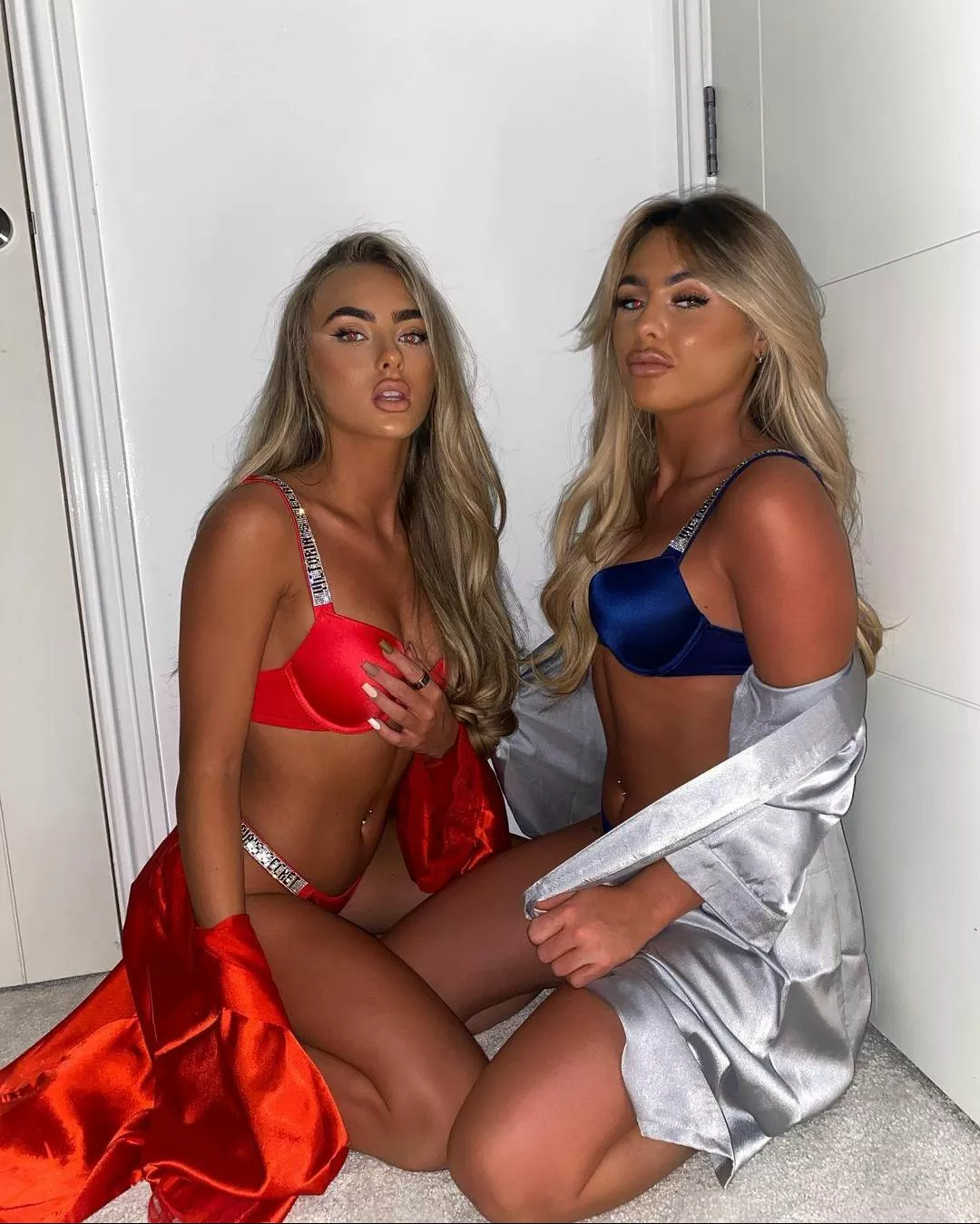 the most ridiculous sister duo holly and jess ðŸ¤¤