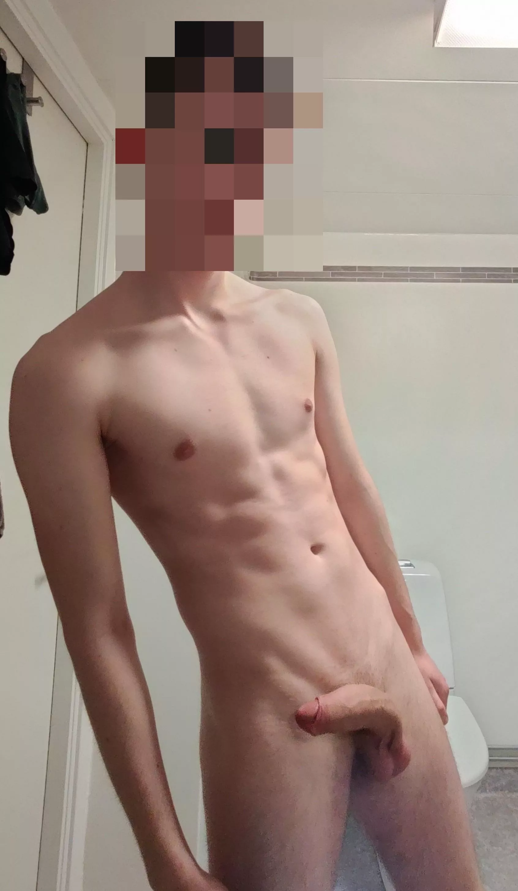 19 yo! I promise that I will send something special to you if you comment lol