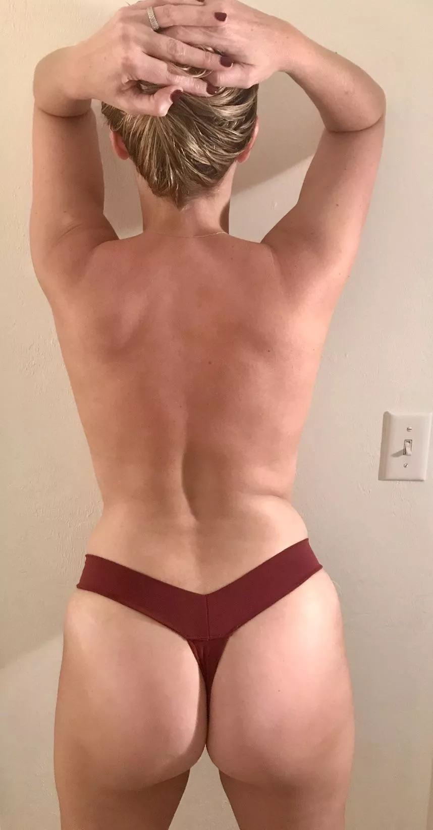 Can you spot my ring?? 41 y/o MILF and hotwi(f)e