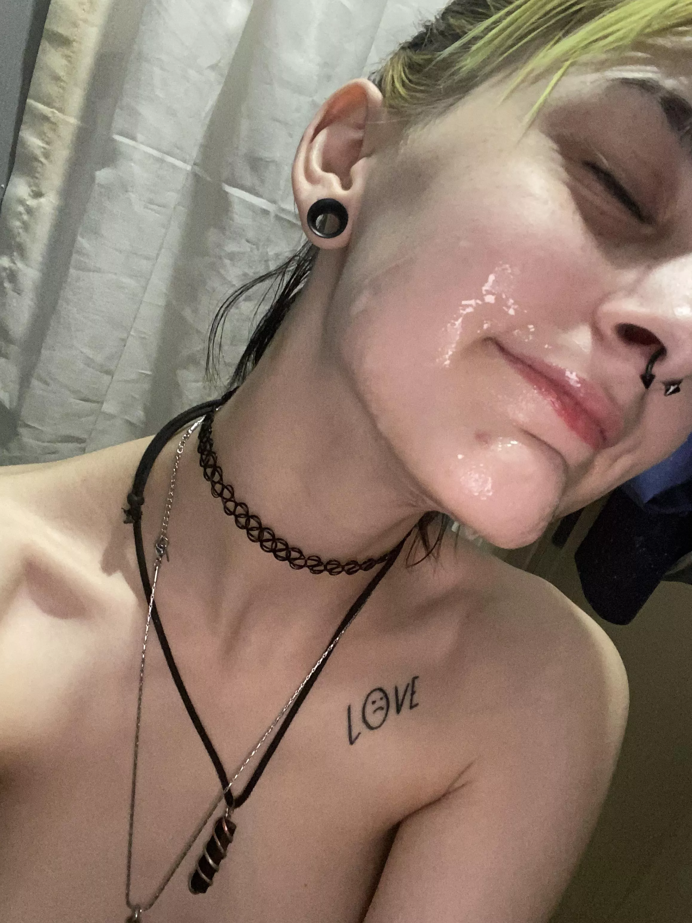 Cum on my face🥰🥰🥰🥰