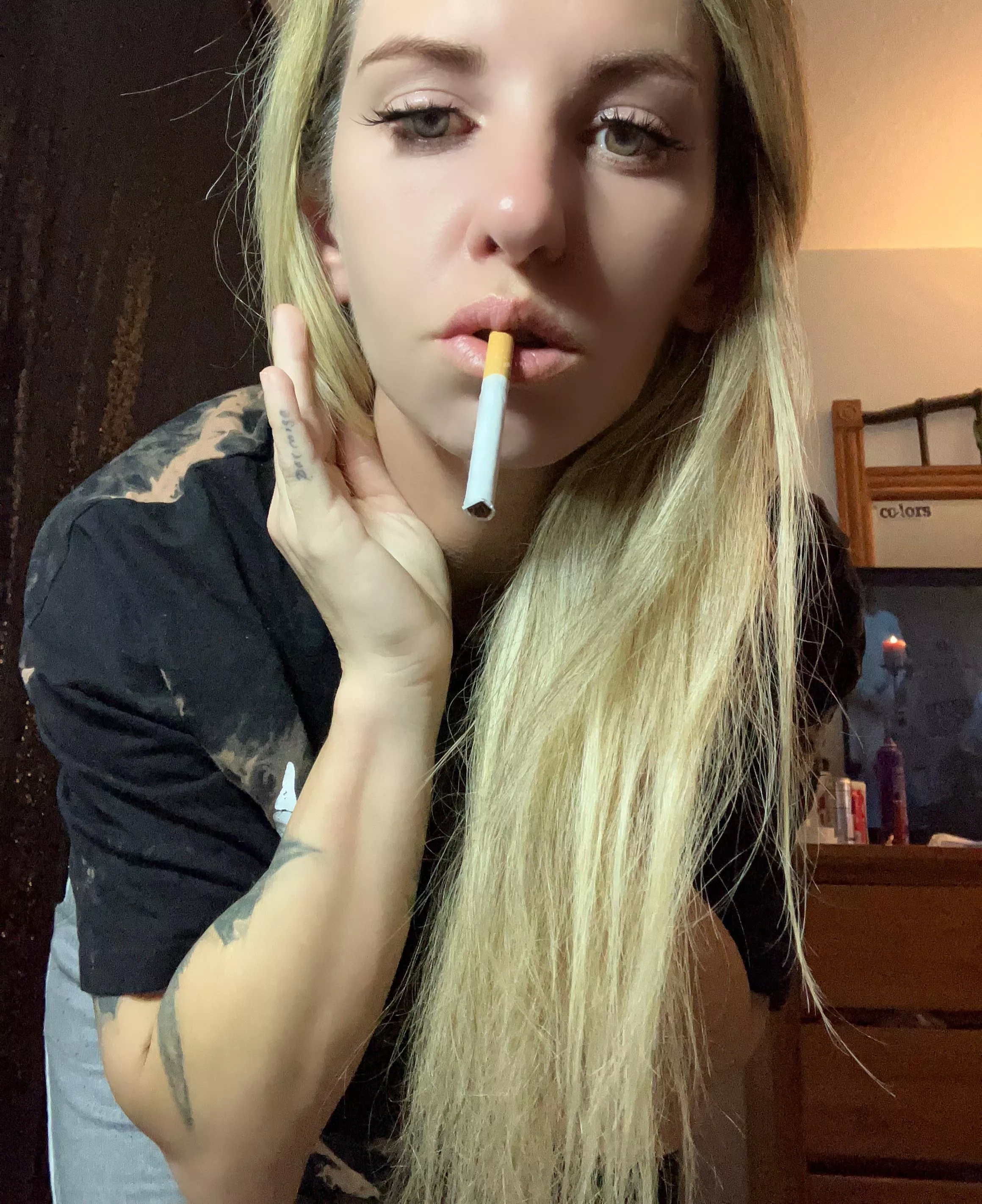 I could really use a smoking 🚬 partner ❤️