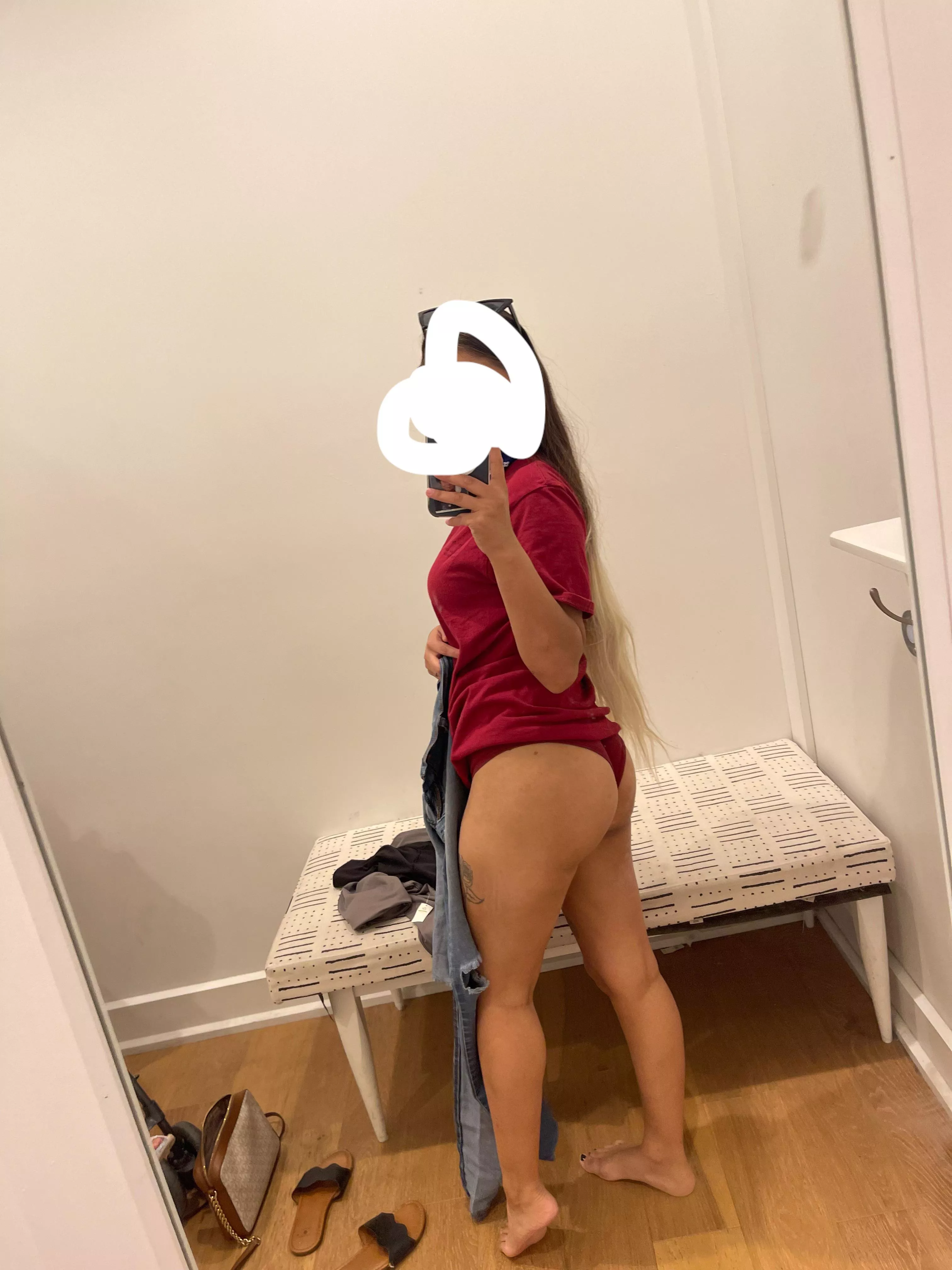 Who likes my sexy latina wife’s phat ass ?