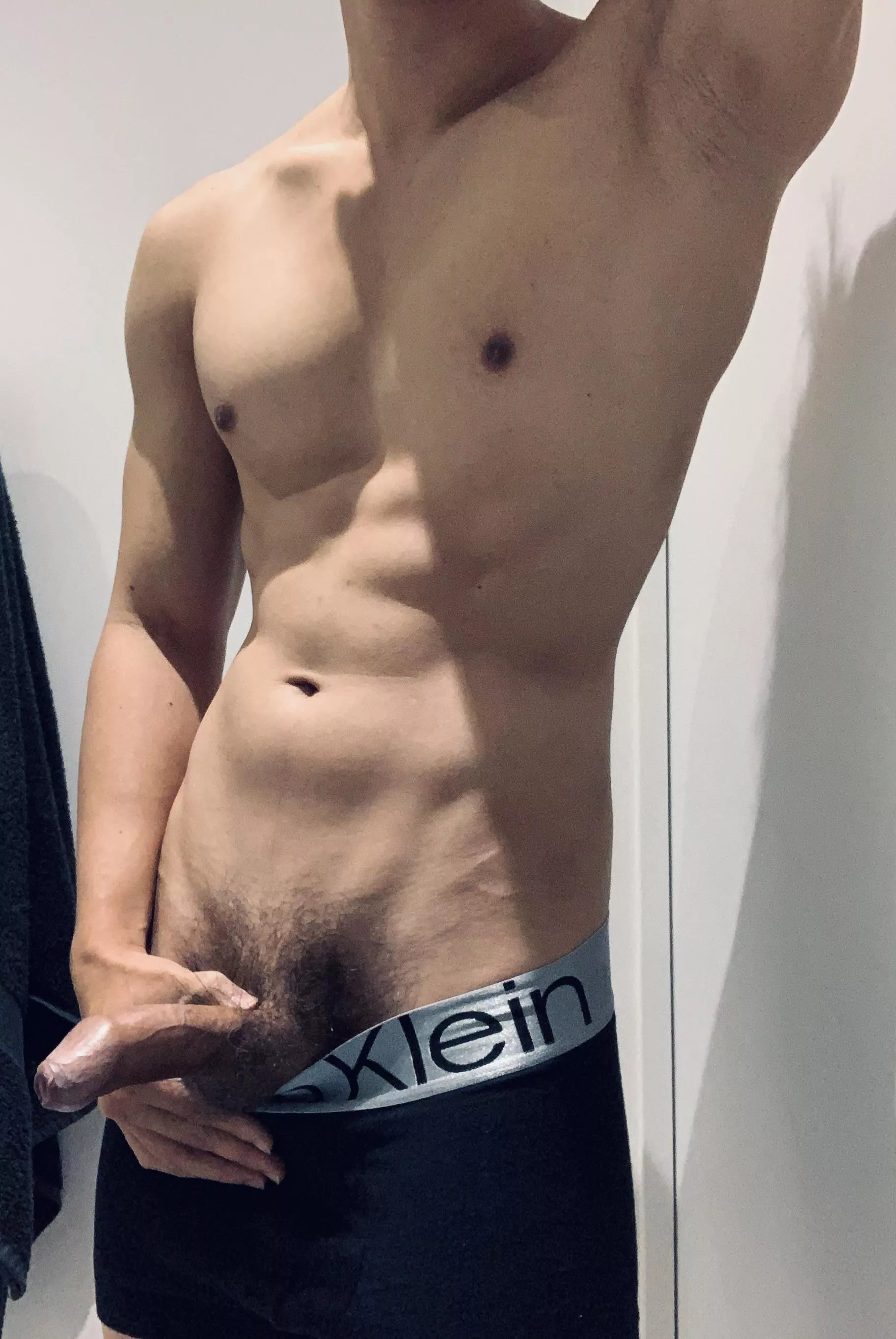 [34] bro needs a hand