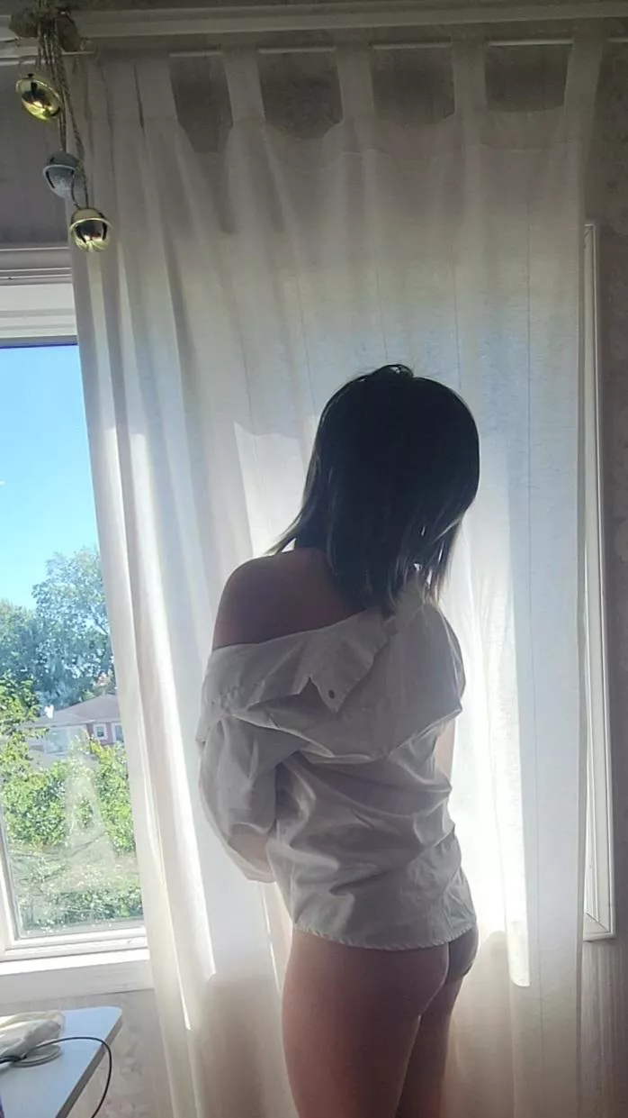 Enjoying the sun but wish I was enjoying your cock instead </3