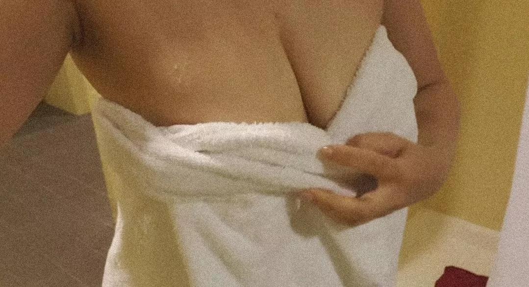 [F] Fresh from the showerðŸ’¦