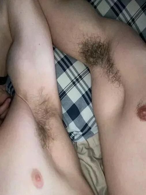 I [20]would love to lick my little brotherâ€™s [18]sweaty armpits ðŸ¥µðŸ¥µ