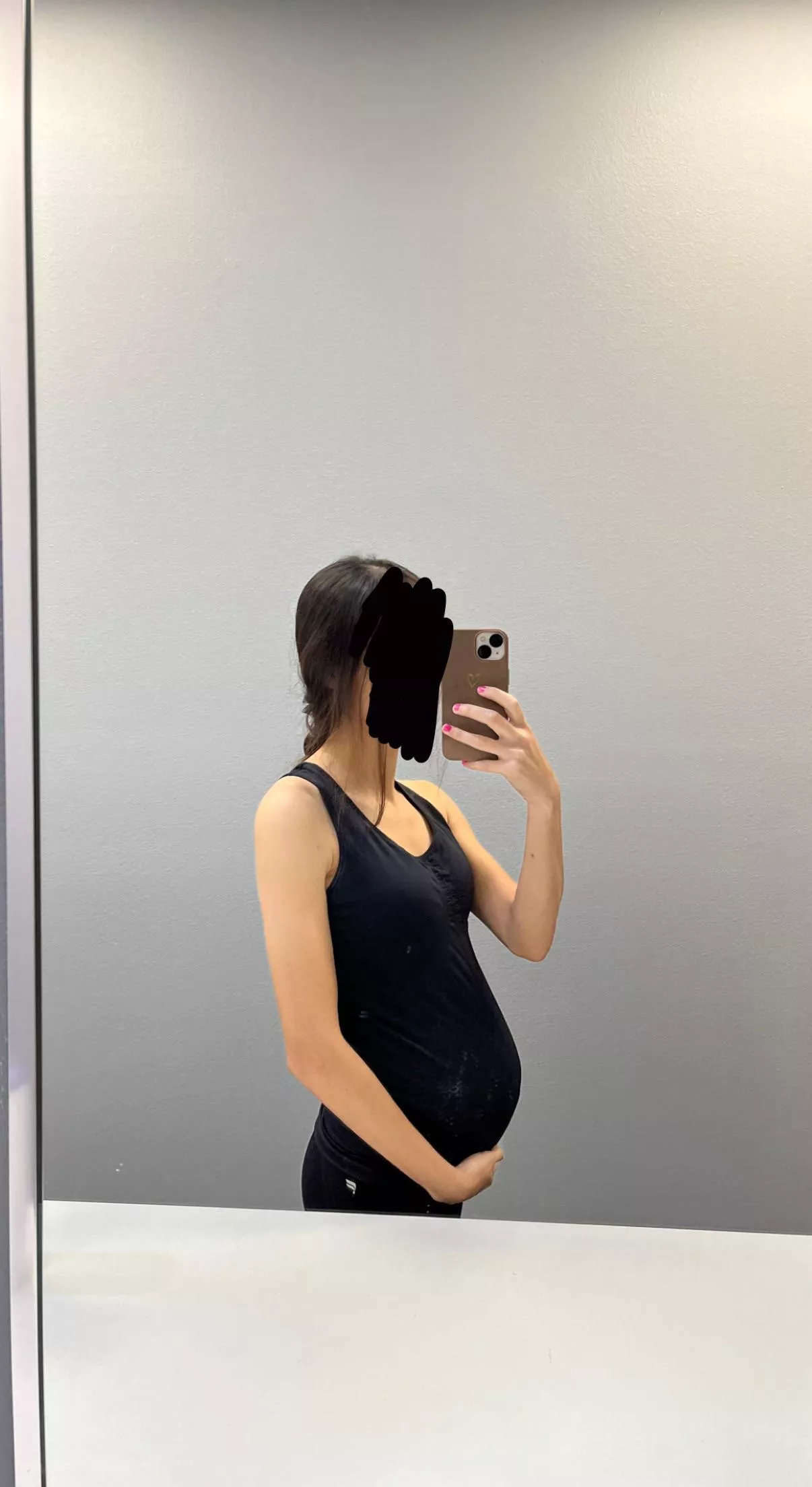 My 27 week bump at the gym this morning