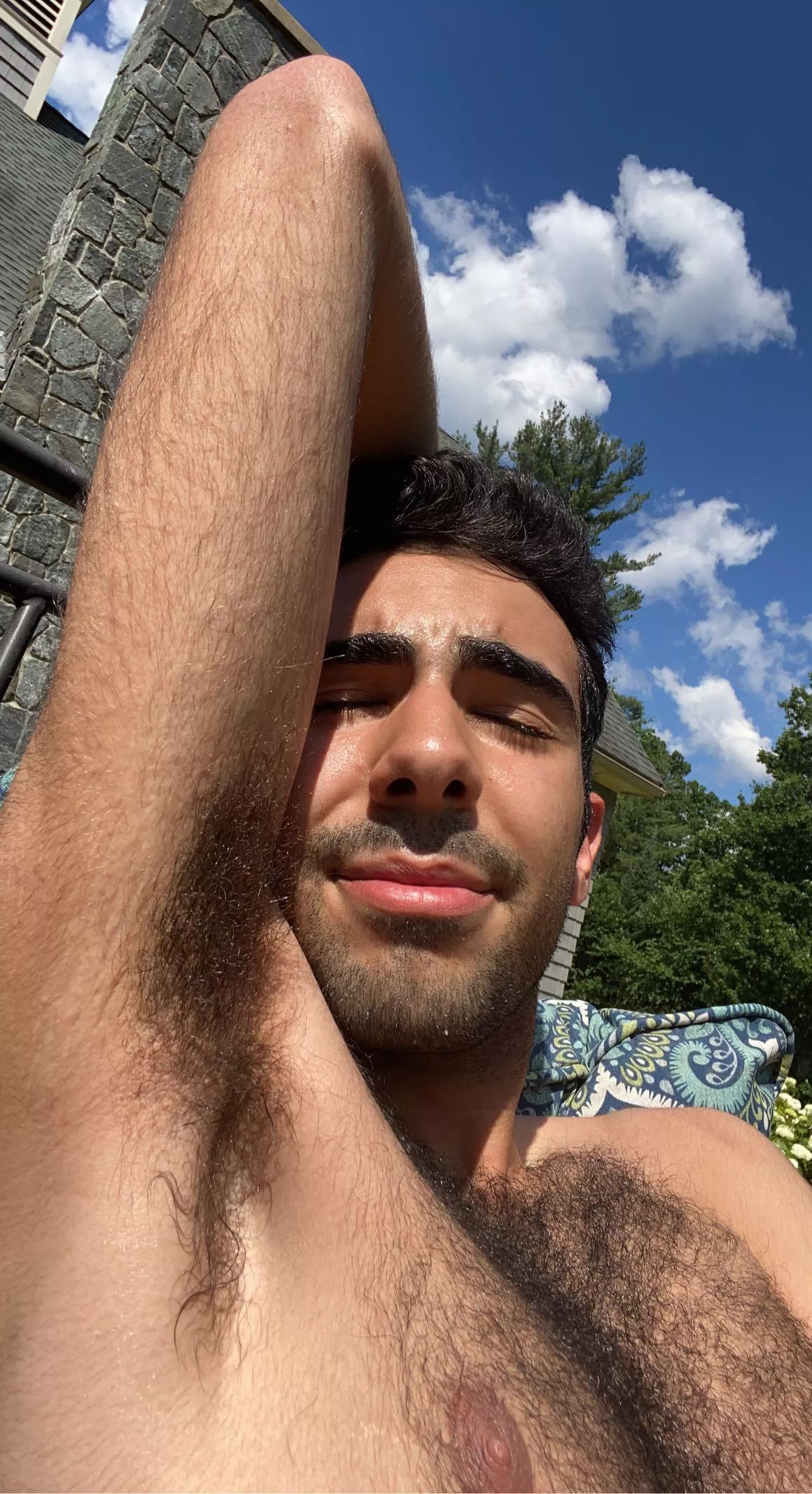 Sweaty hairy pits just for you