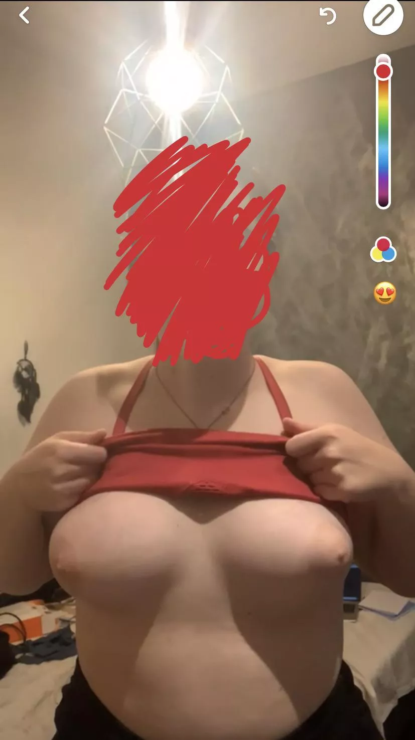 Trading my f21 gf on kik: alex_jeffersonxx