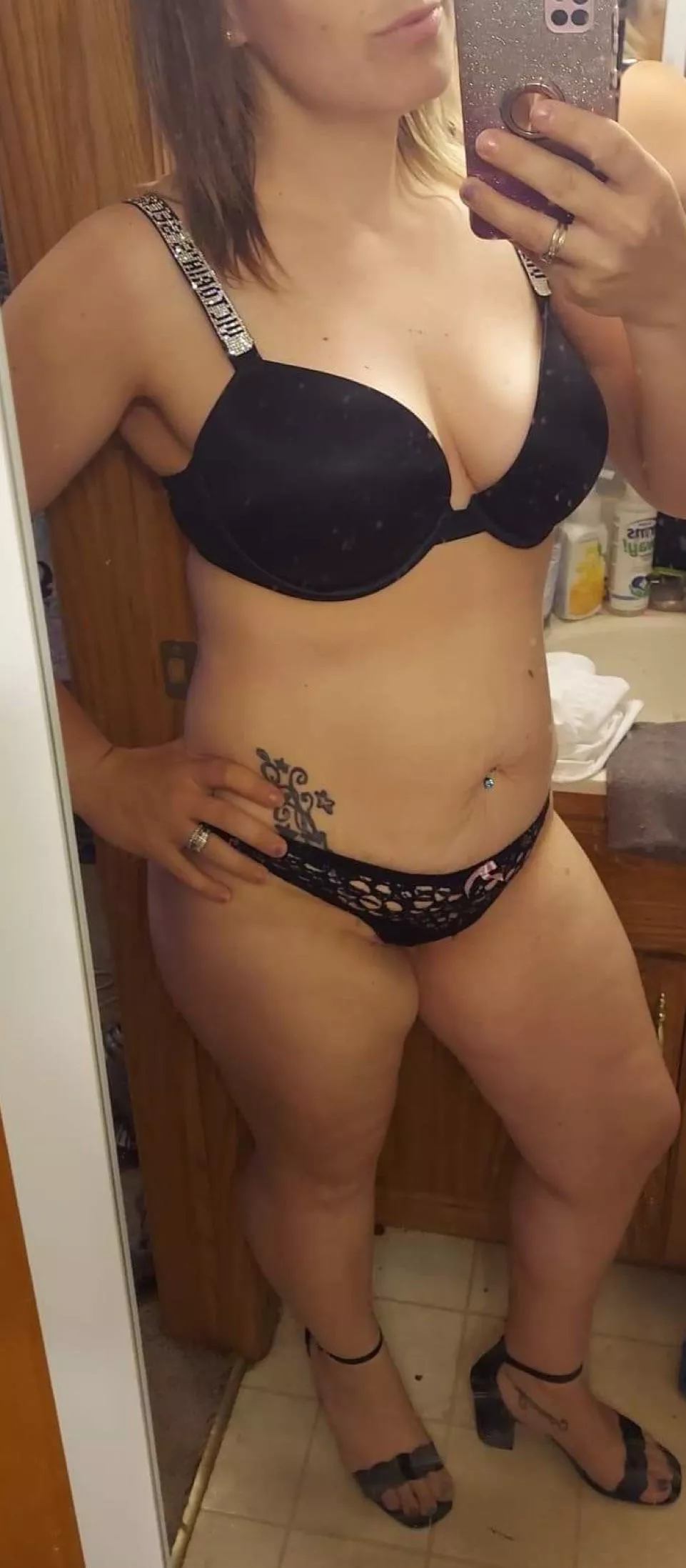 Can this mom bod still get your attention? ðŸ˜˜