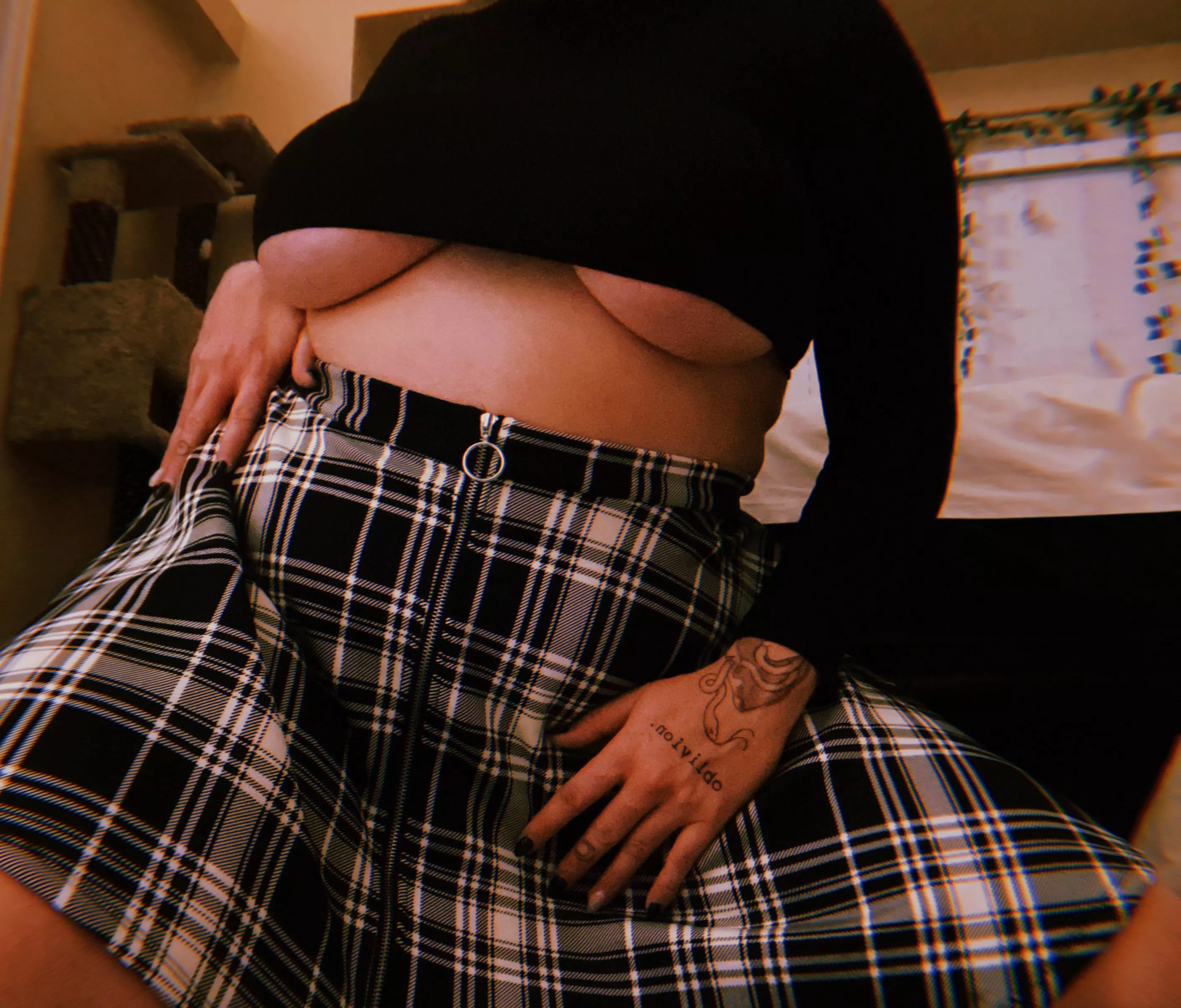 Just a big titty goth baby looking to be spoiled ðŸ‘… check out the link in my bio I promise you wonâ€™t be disappointed ðŸ¥µ cum chat with me all new subs receive free explicit content ;)