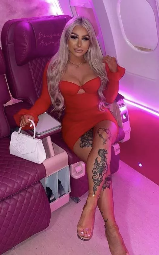 Tits and tatts for this thicc geordie chav