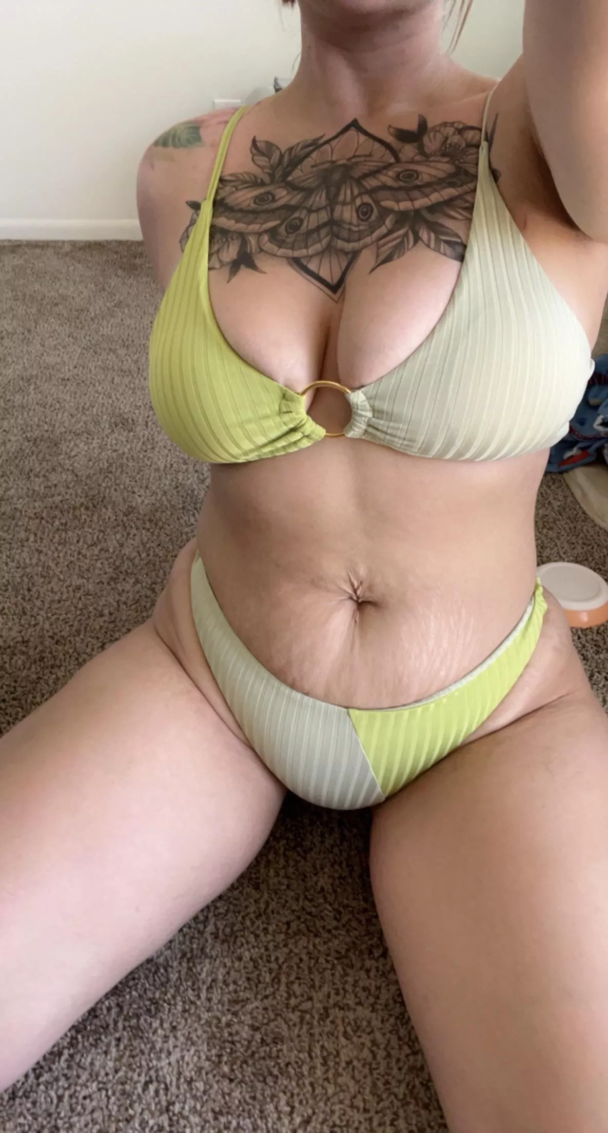 Trading my thick wife DM me or Tele Rawdawg97