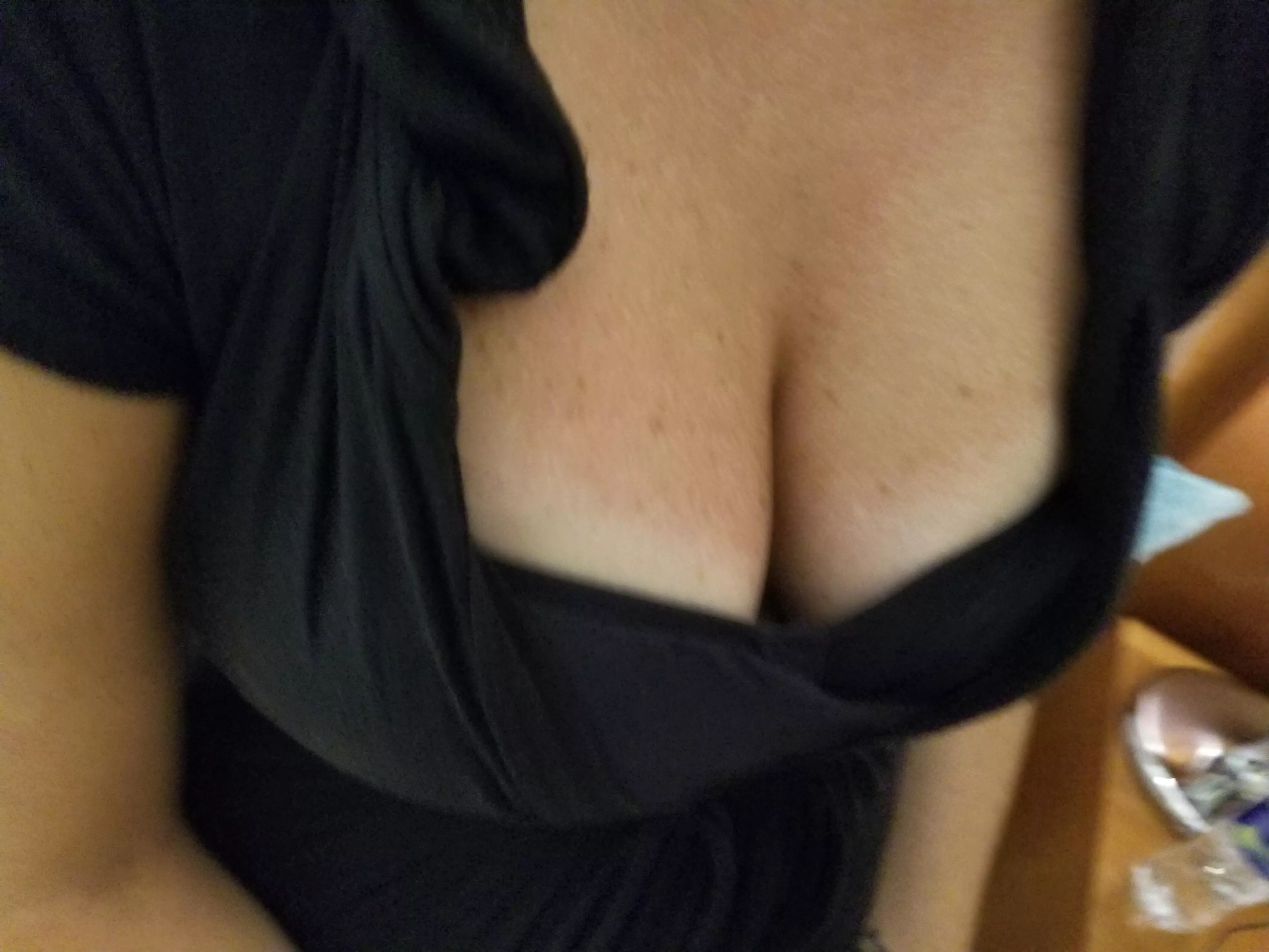 downblouse of wifey and her 34DDs