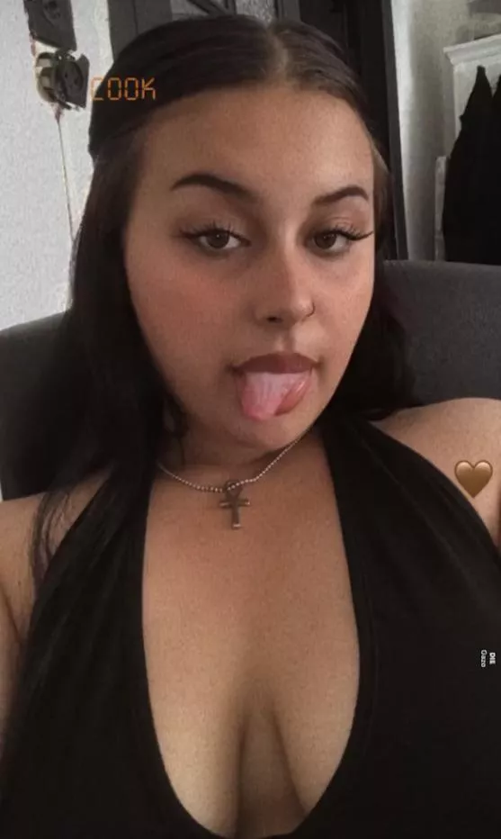 Someone can cum trib my gf ? Iâ€™ll reward with her nudes