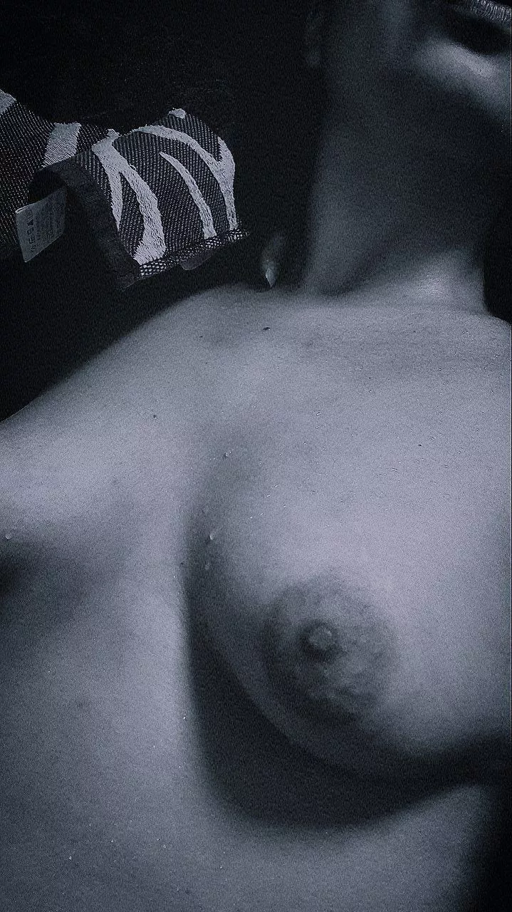 Wanna worship some small tits queen? ðŸ˜Š [ST]