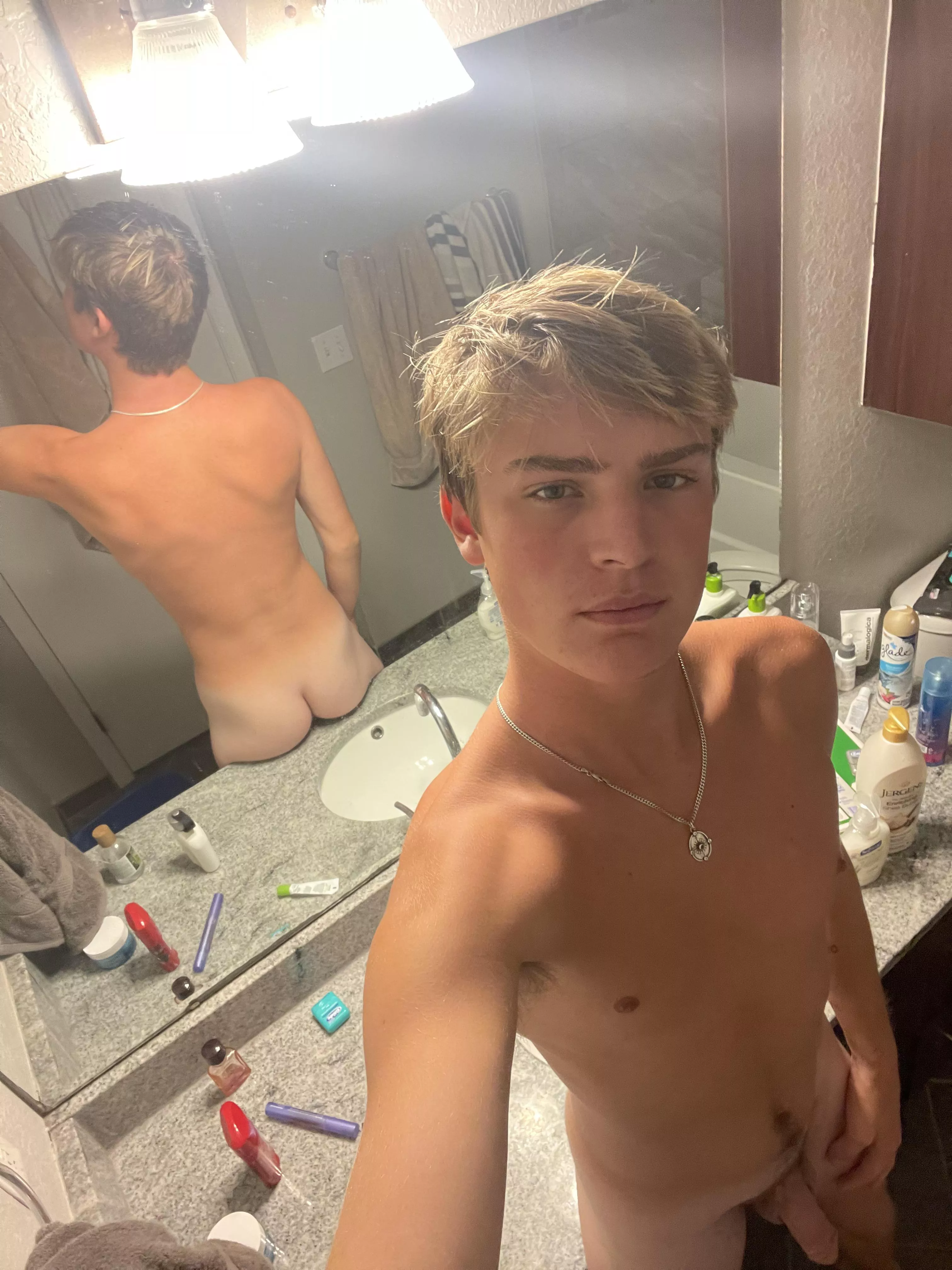 Anyone like 18 year old tampa twinks