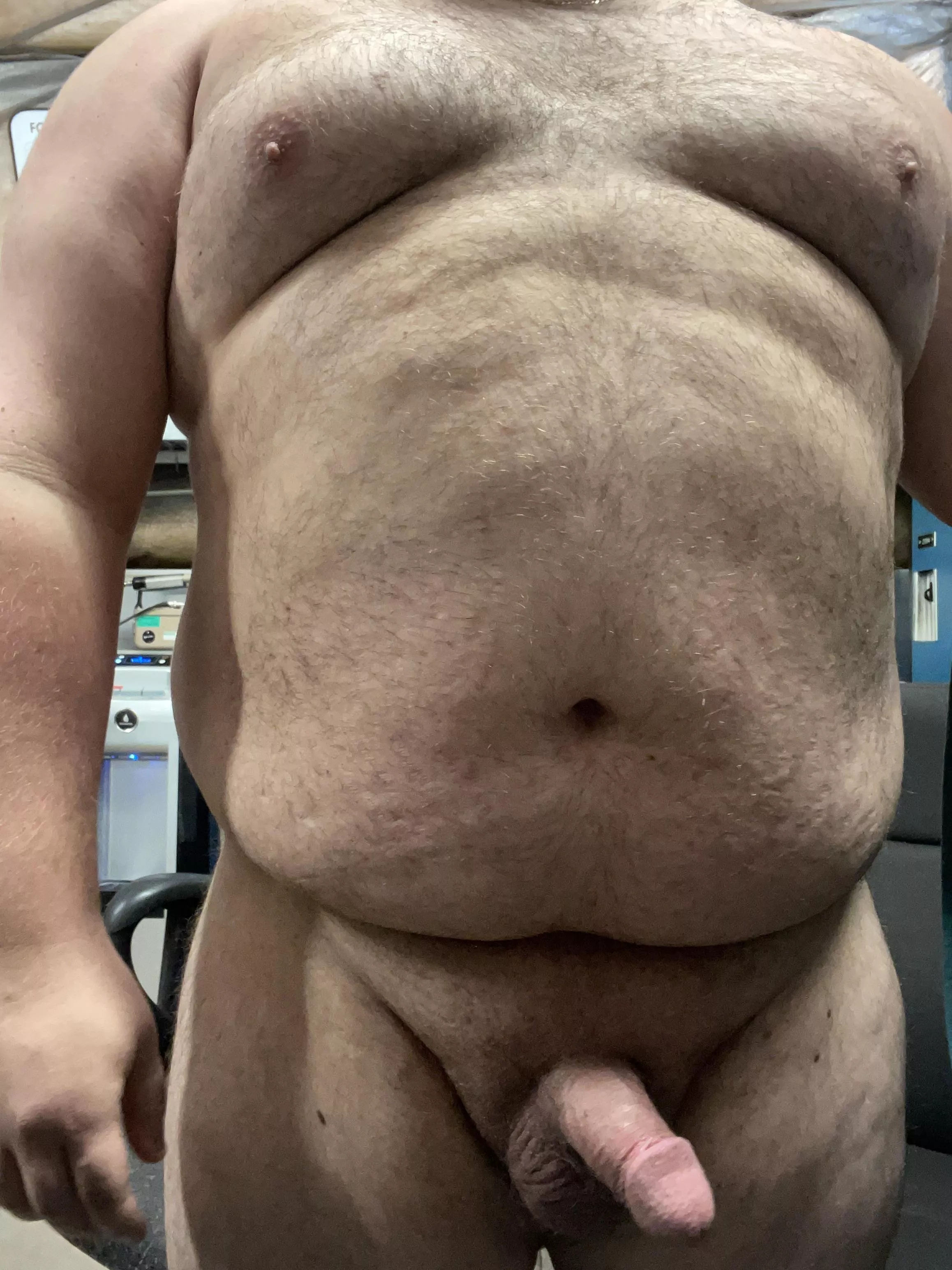 Chubby dad bod hard at work… 🤫