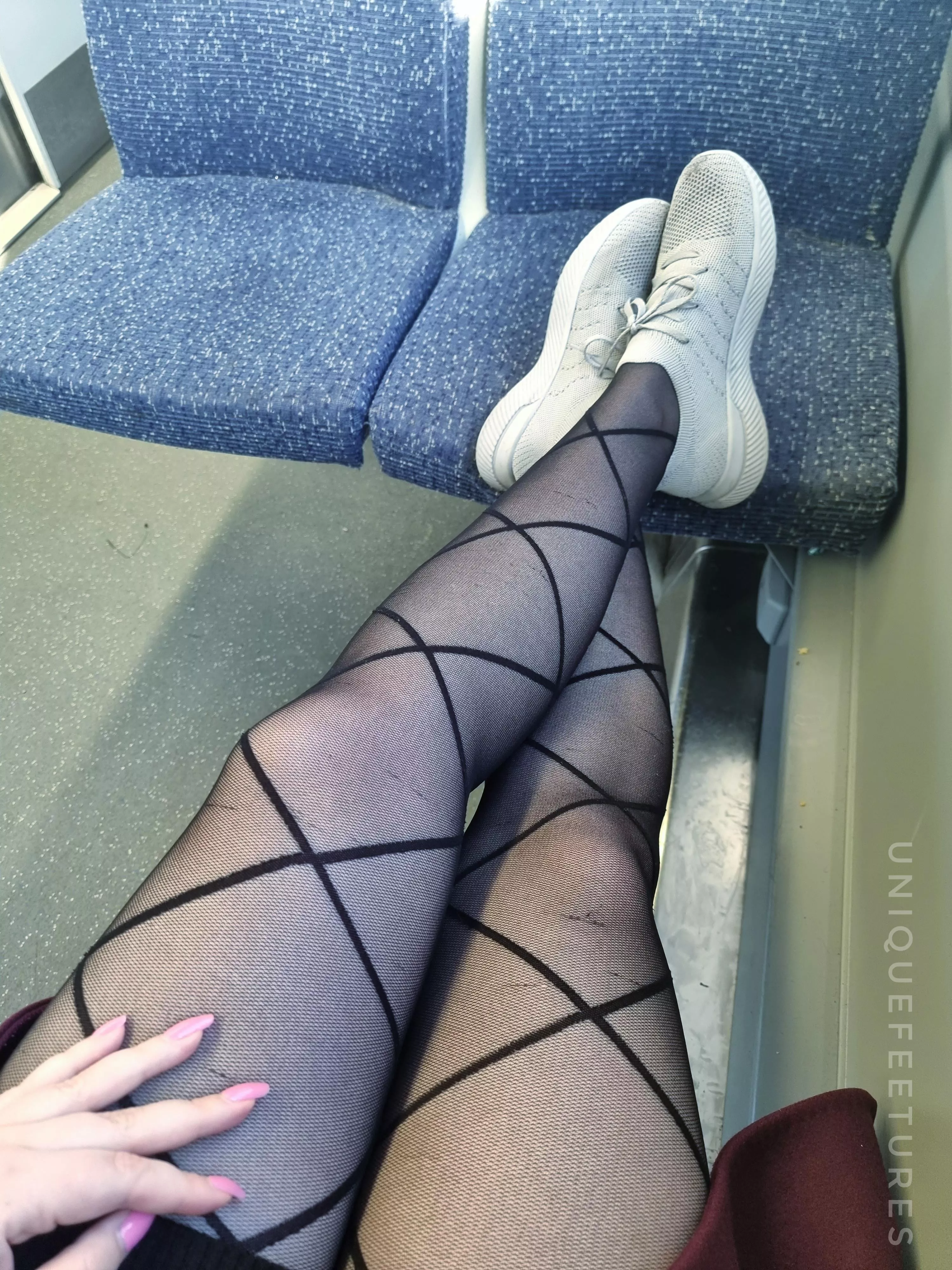 Criss cross pantyhose to work todayâœ–ï¸âœ–ï¸