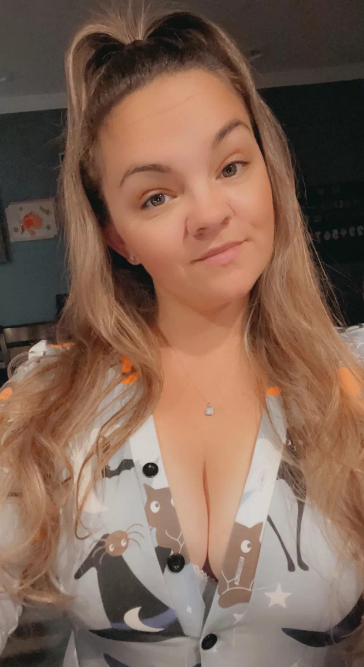 Happy Friday night! Ready for October ðŸŽƒðŸ¦‡ðŸ•¸ï¸