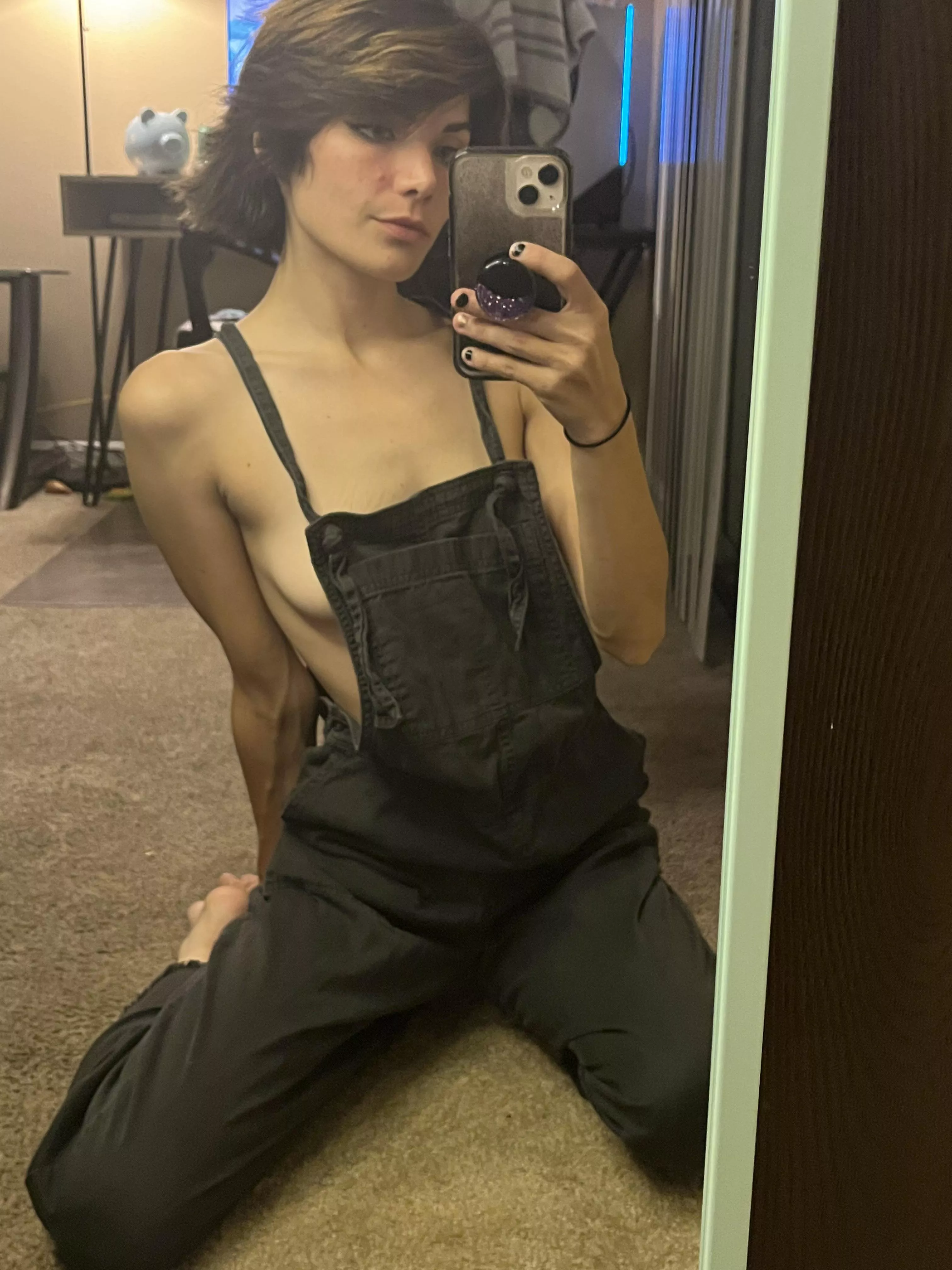 My overalls look so cute without a shirtðŸ˜‰ (irtr)